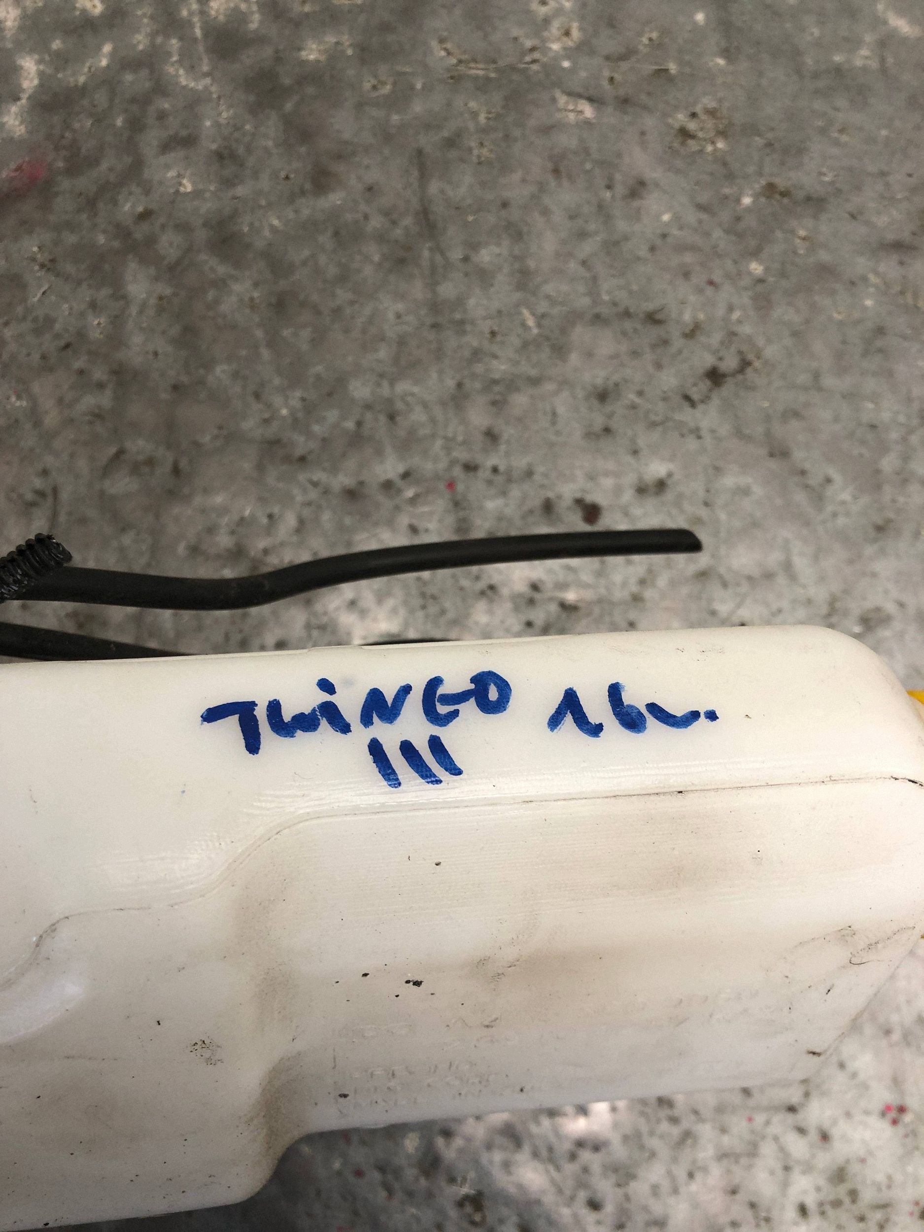 washer fluid tank RENAULT TWINGO III 289105267R