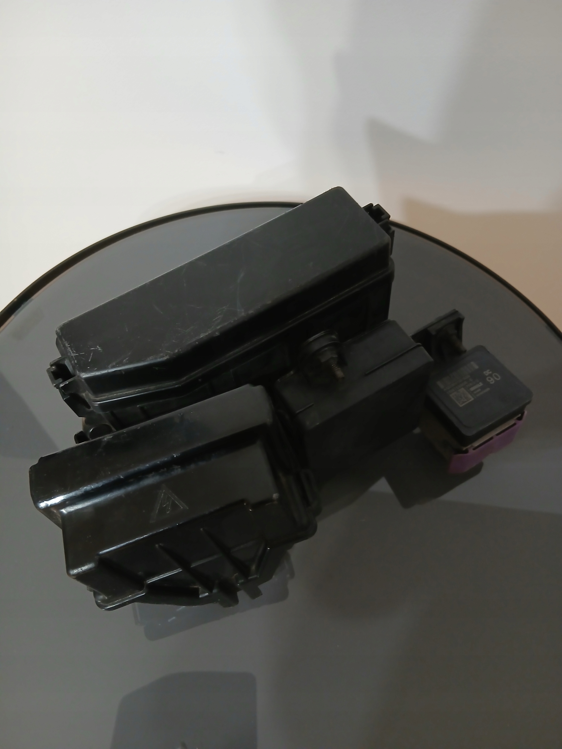 корпус блока предохранителей renault KOLEOS II 16-