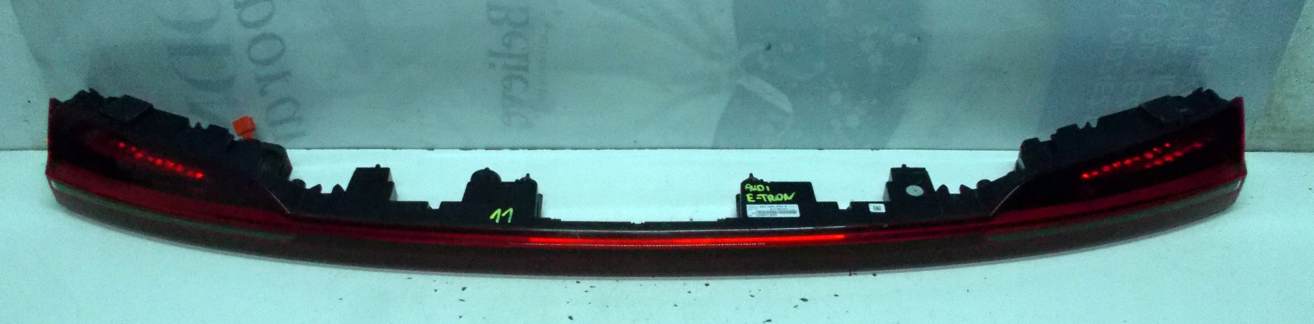 AUDI Е-ТРОН ФАРА ЗАД. ЗАДНЯ КРИШКА LEDke945095b