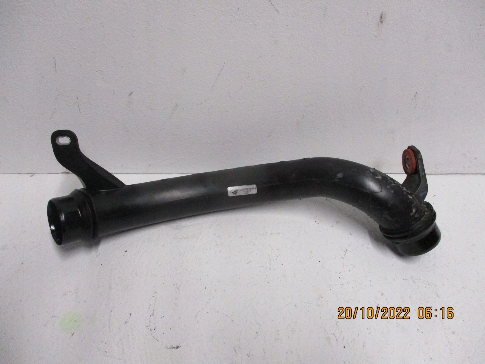 pipe LAND ROVER GJ32-6C782-AA