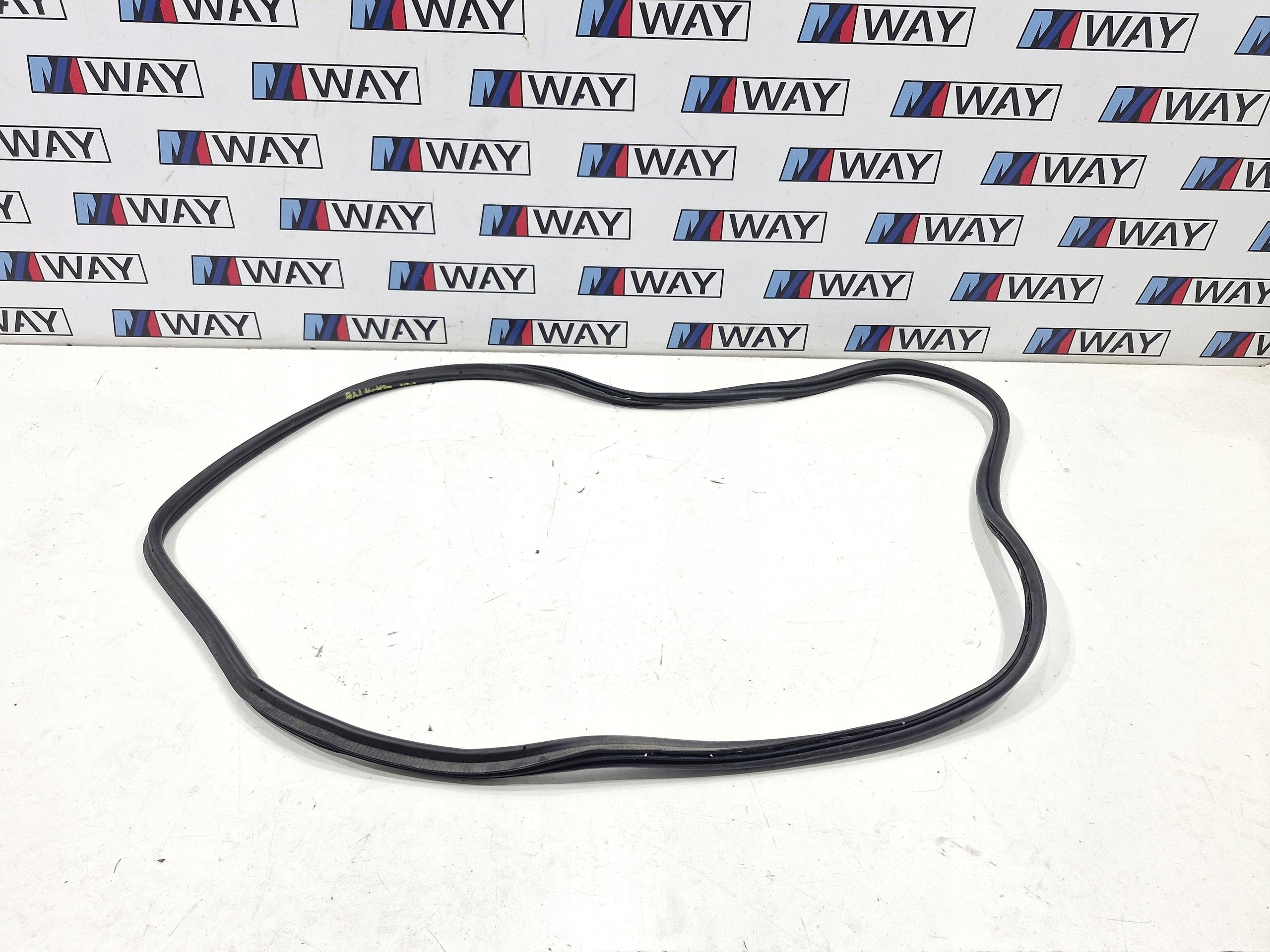 BMW F21 joint arrière du capot coffre