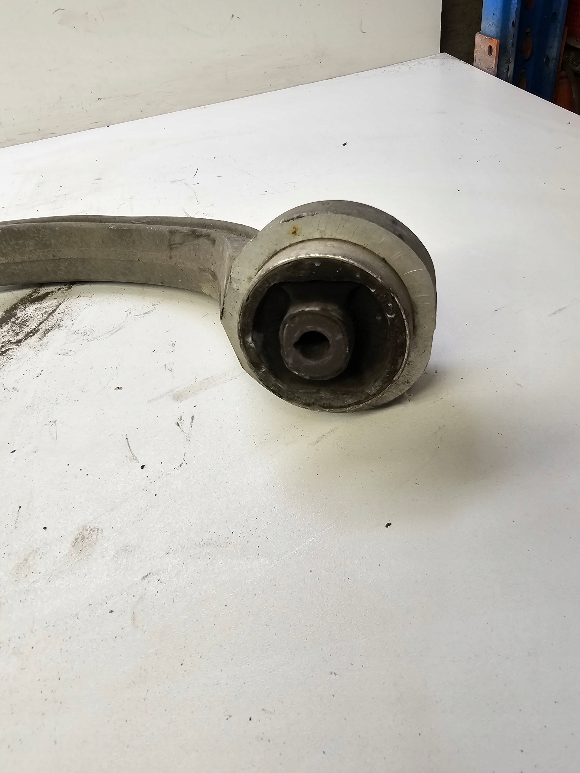 arm left front AUDI A4 B8 A5 Q5 A6 8K0407695H DUZY