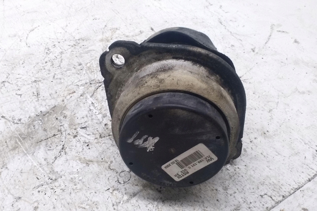 engine mount VOLKSWAGEN TOUAREG and 7L6 199 131