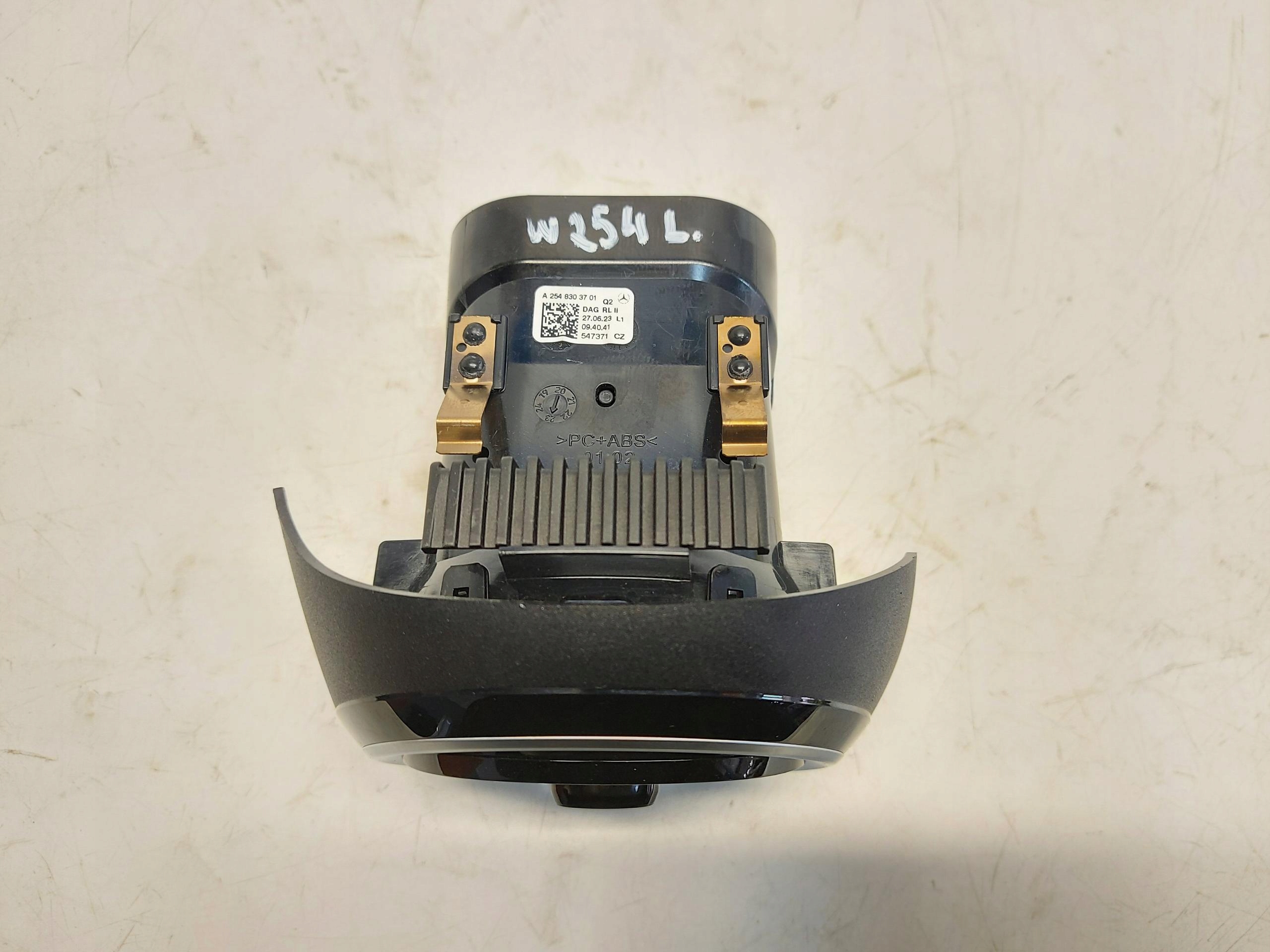 Mercedes W254 GLC 220d grid air conditioning devices left