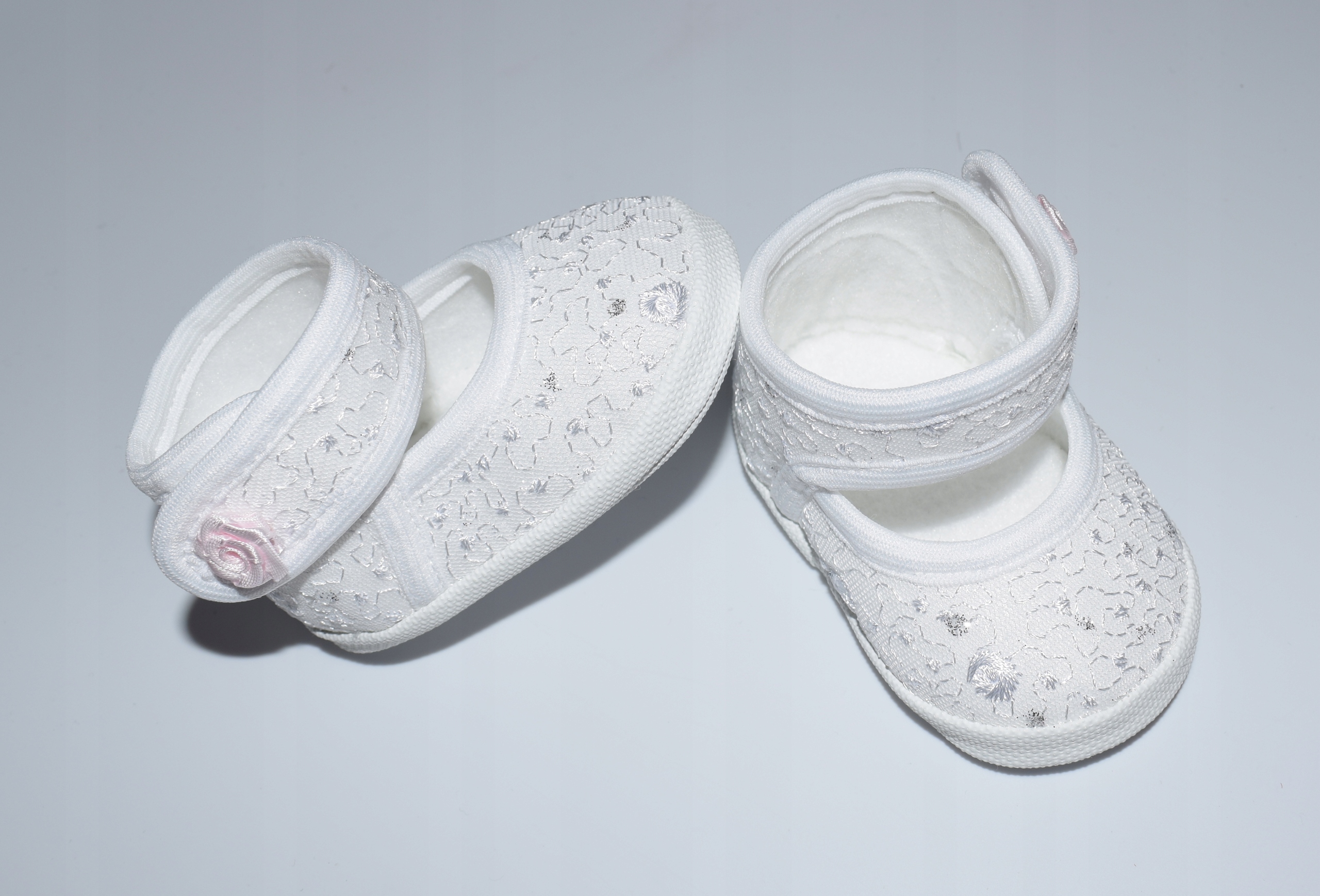 BALERINKI KORONKOWE na rzep Buciki do CHRZTU 12 cm Kolor dodatkowy różowy