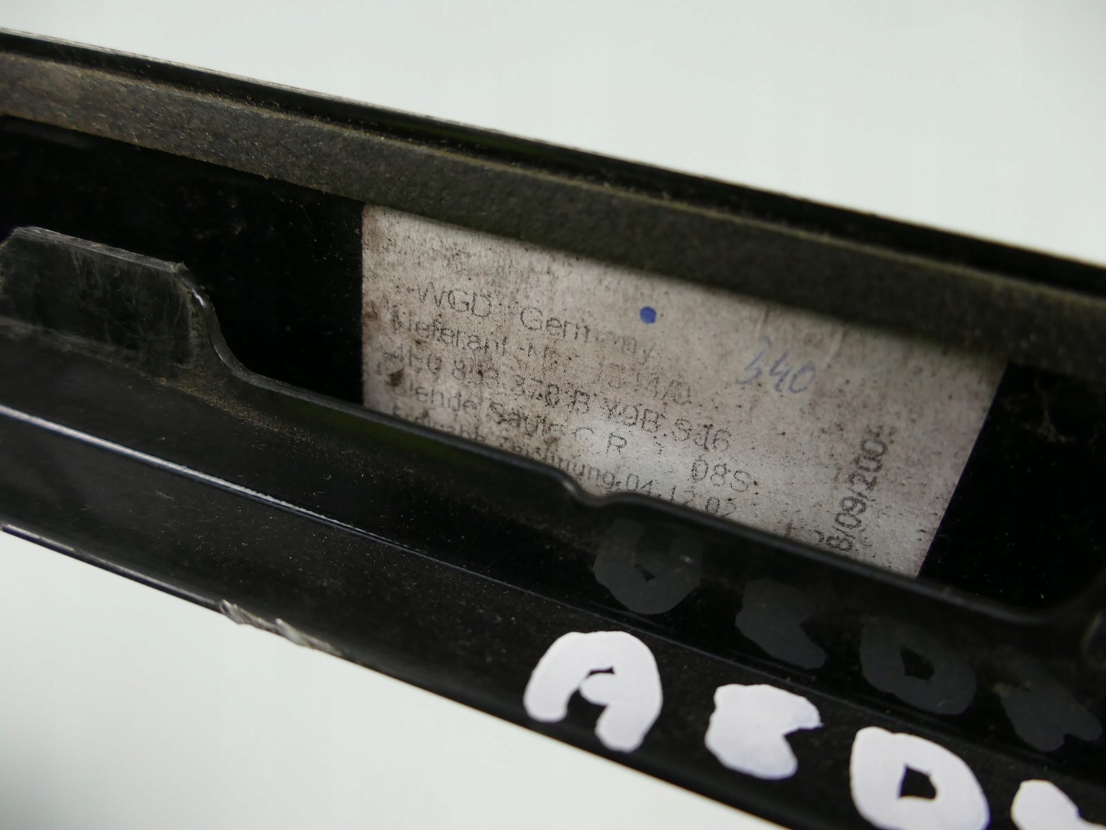 AUDI A8 D3 LIFT moulding SLUPKA right rear part cap