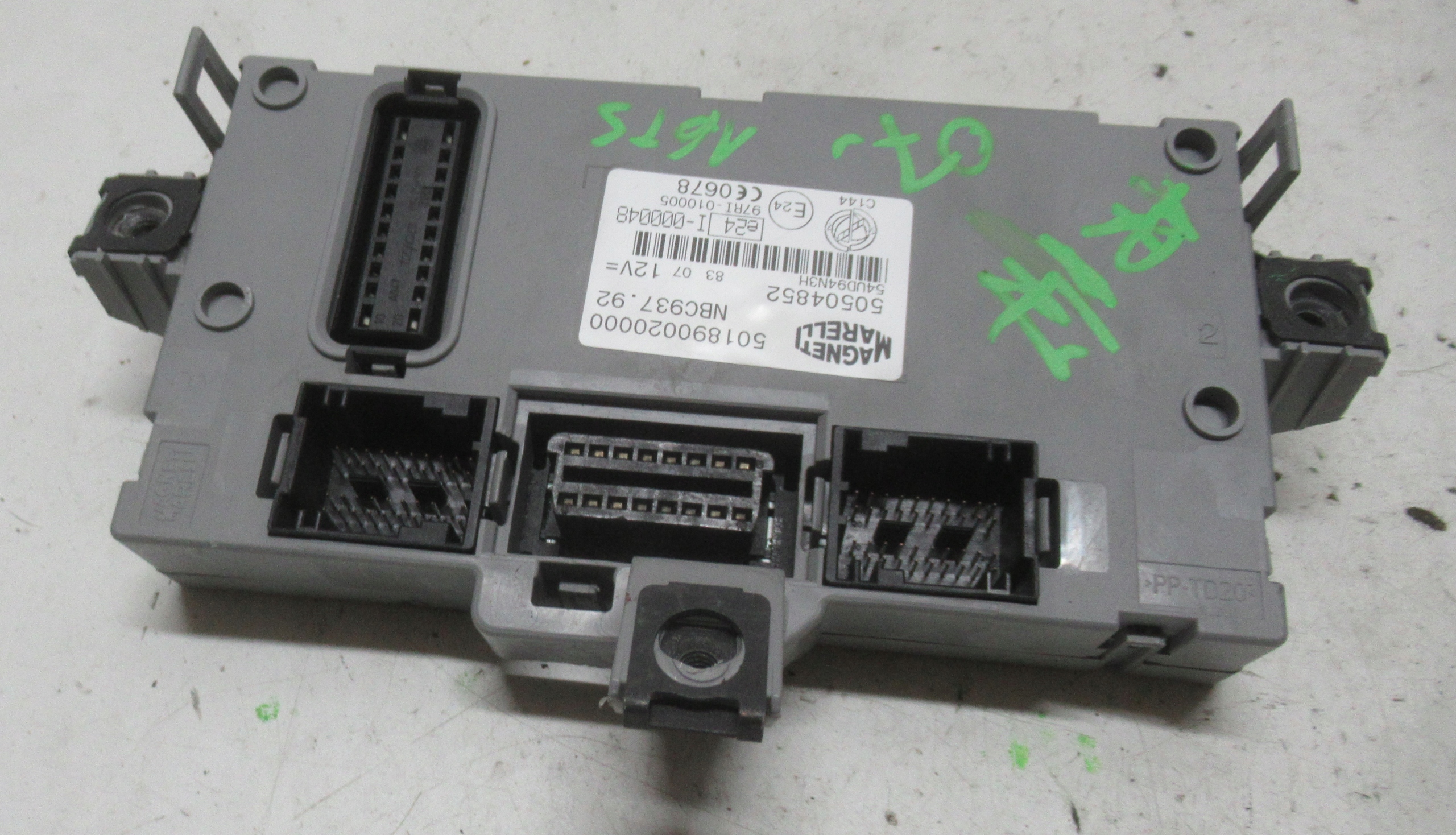 ALFA ROMEO 147 1.6 TS 07R compartment module BSI 50504852