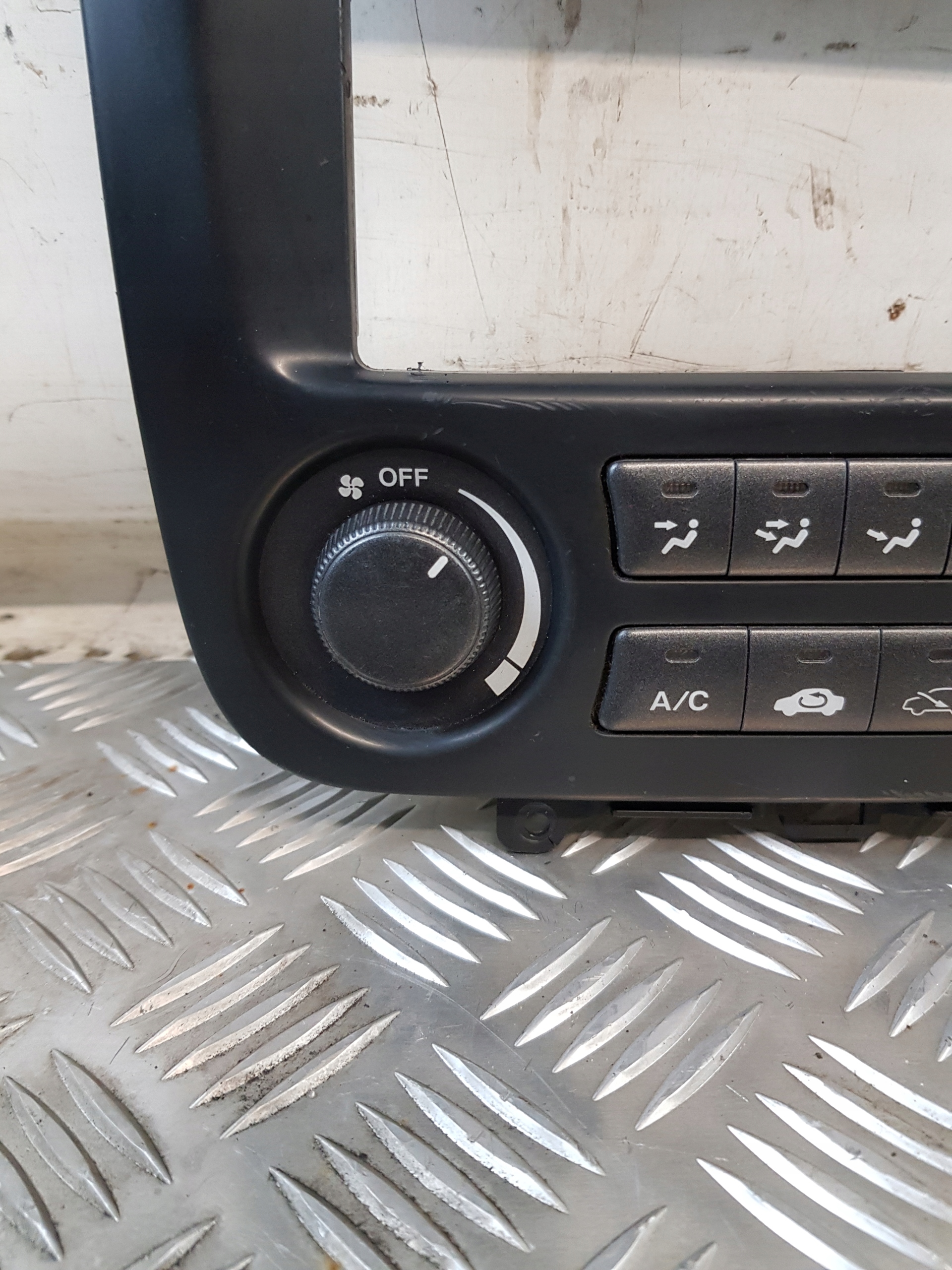 PANEL air conditioning devices frame central KRATKI air conditioning devices HONDA STREAM and
