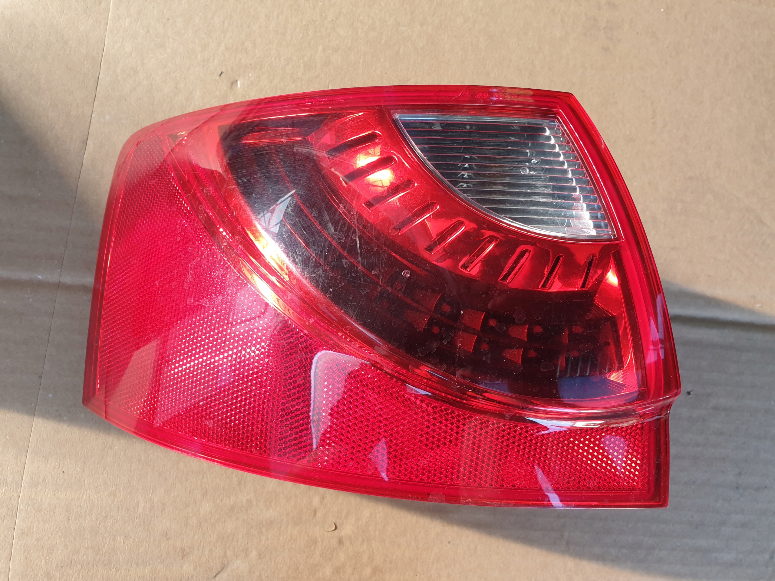 light rear left SEAT EXEO 2009-2013 KOMBI LED 3R9945095B