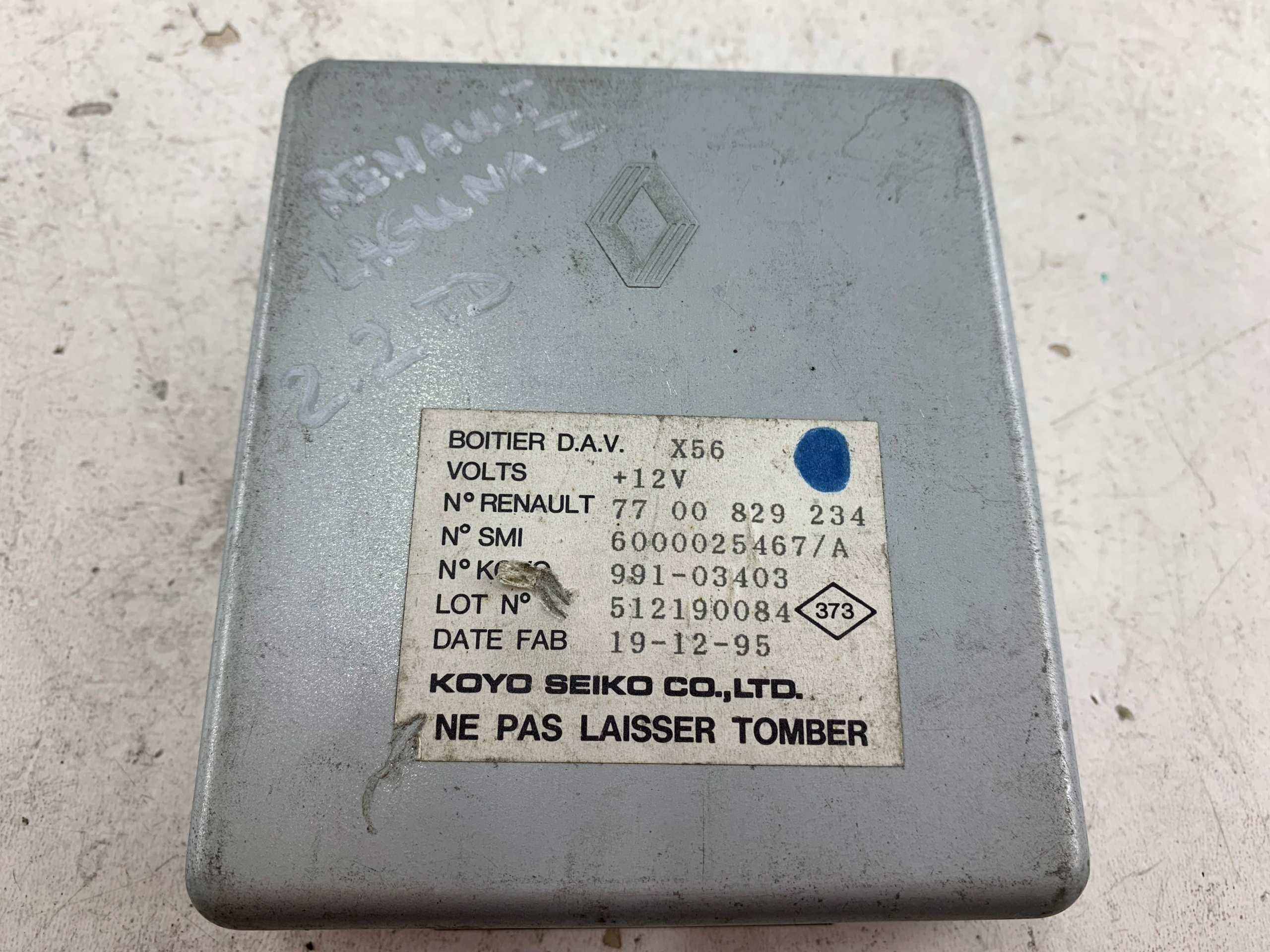 RENAULT LAGUNA et module unité de commande électronique uce crémaillère de direction 7700829234