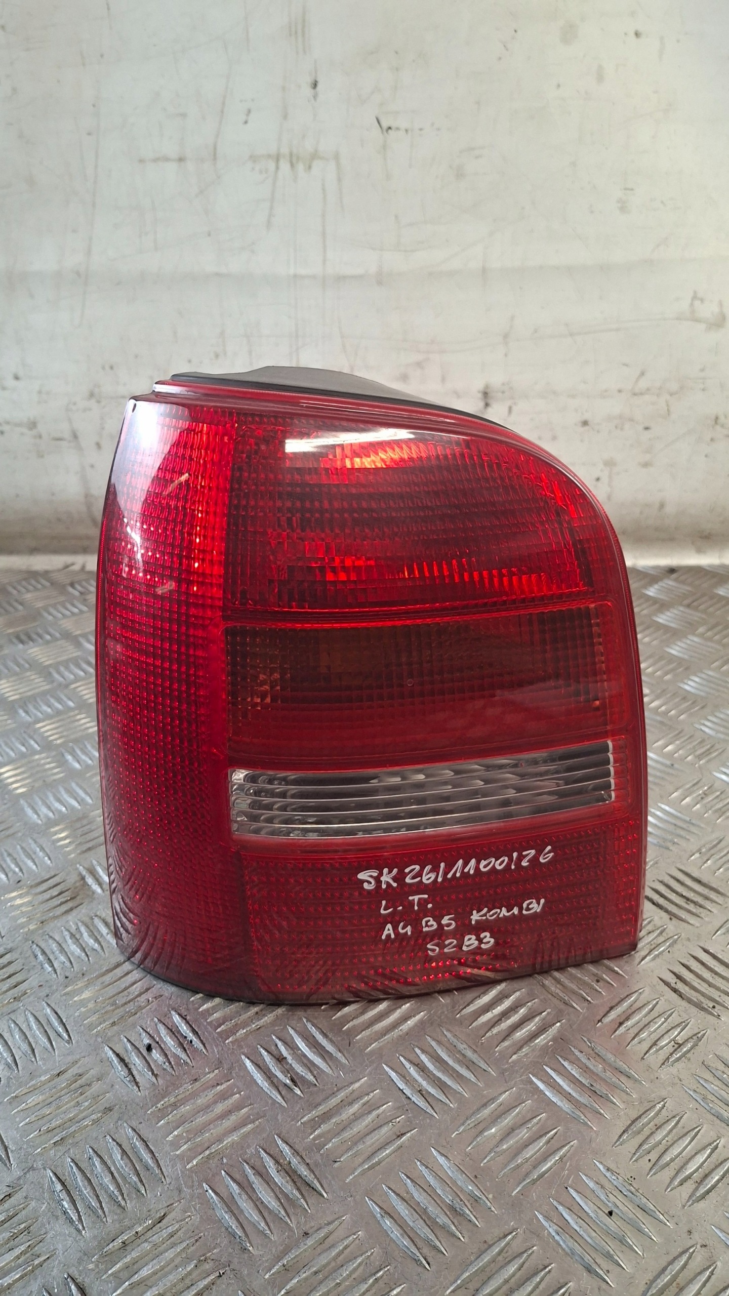 light left rear part AUDI A4 B5 KOMBI