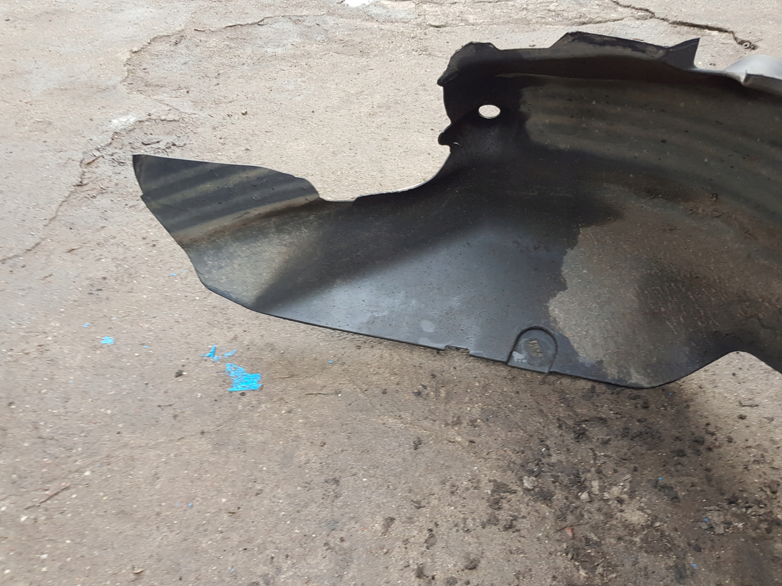 HYUNDAI IX35 mudguard right rear part damaged 2011-13R
