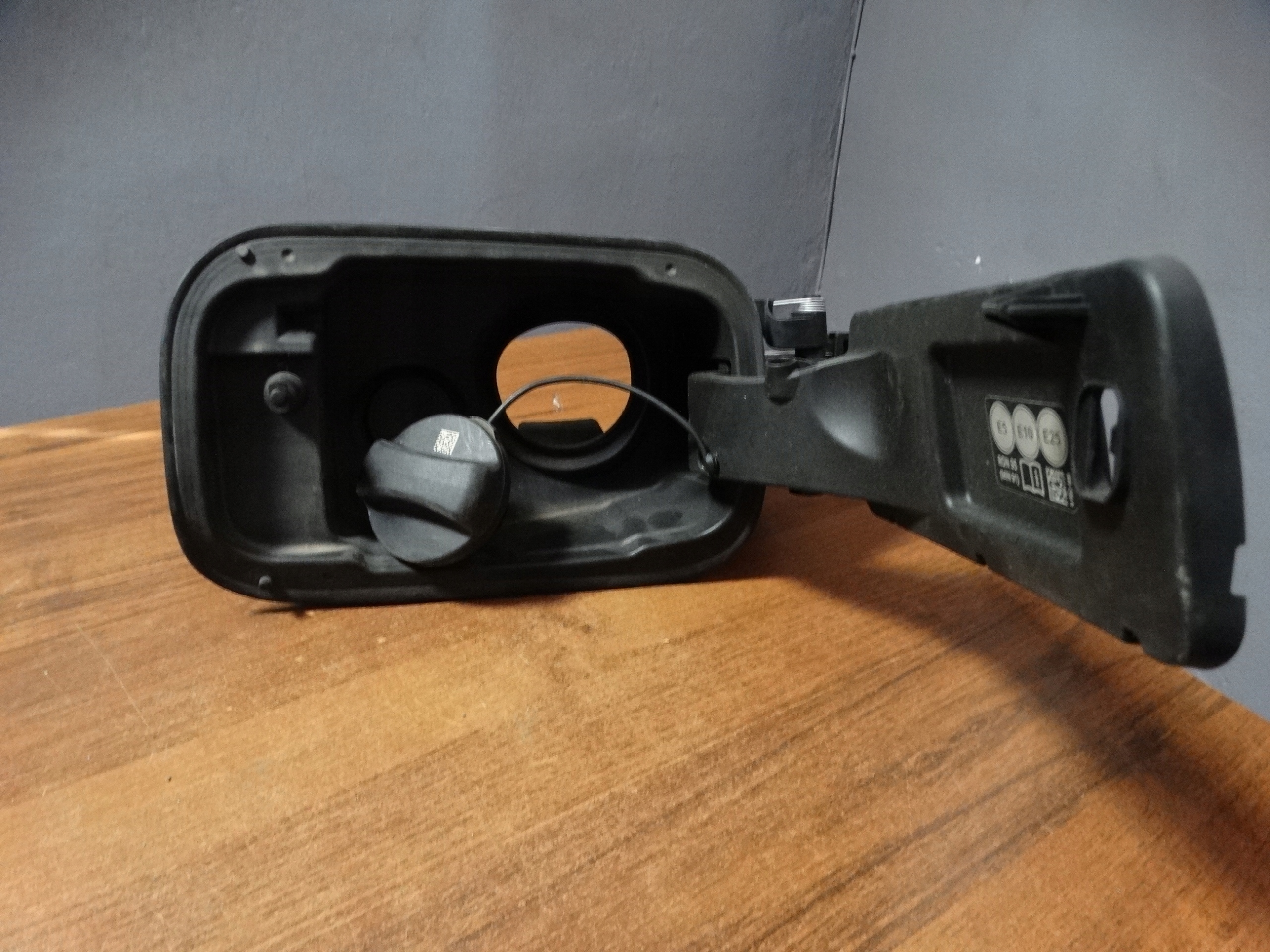 Tankklappe des Kraftstoffsbehälters BMW G22 1