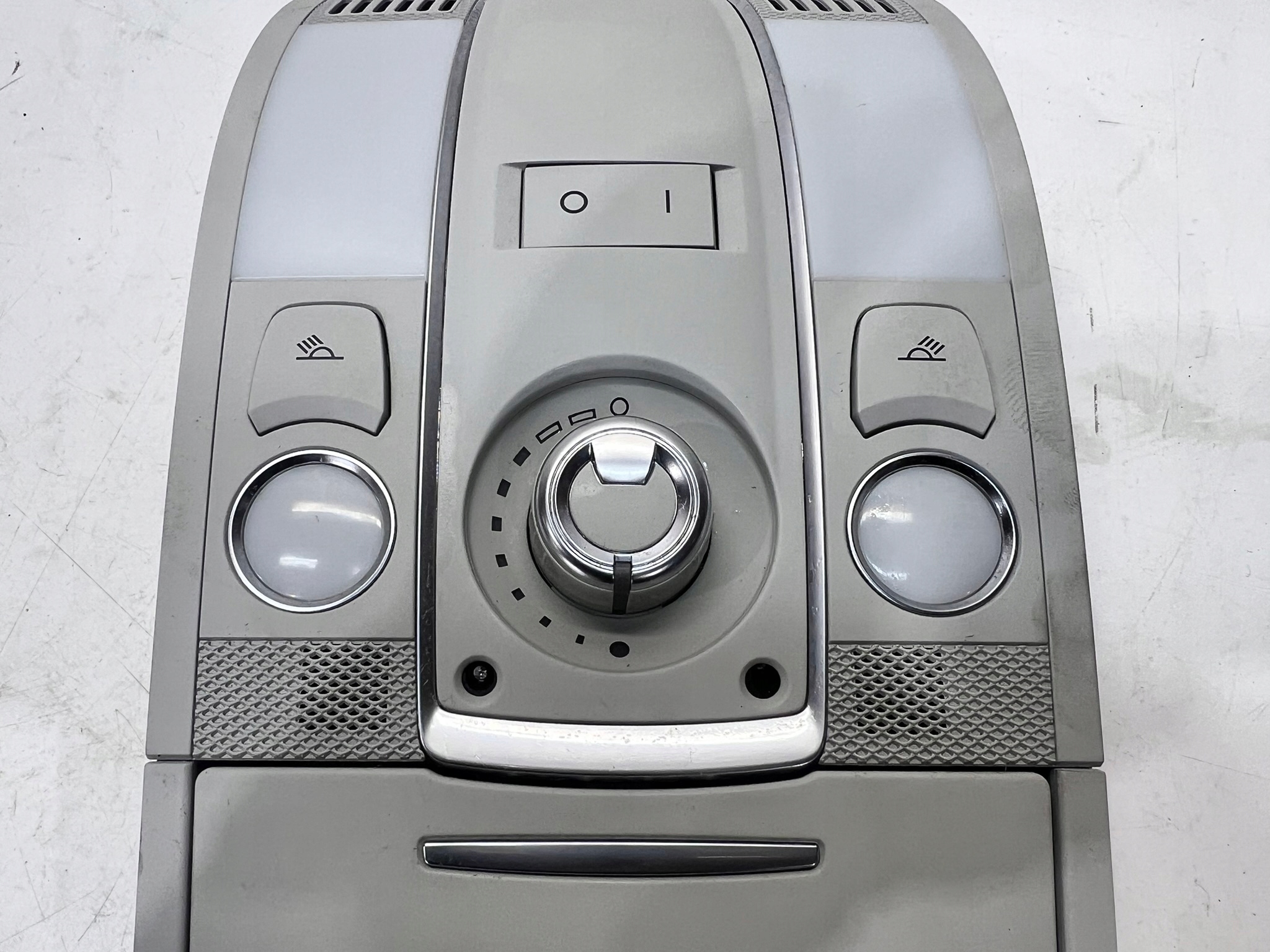feu éclairage cabine AUDI A6 C6 4F0947135CE T64