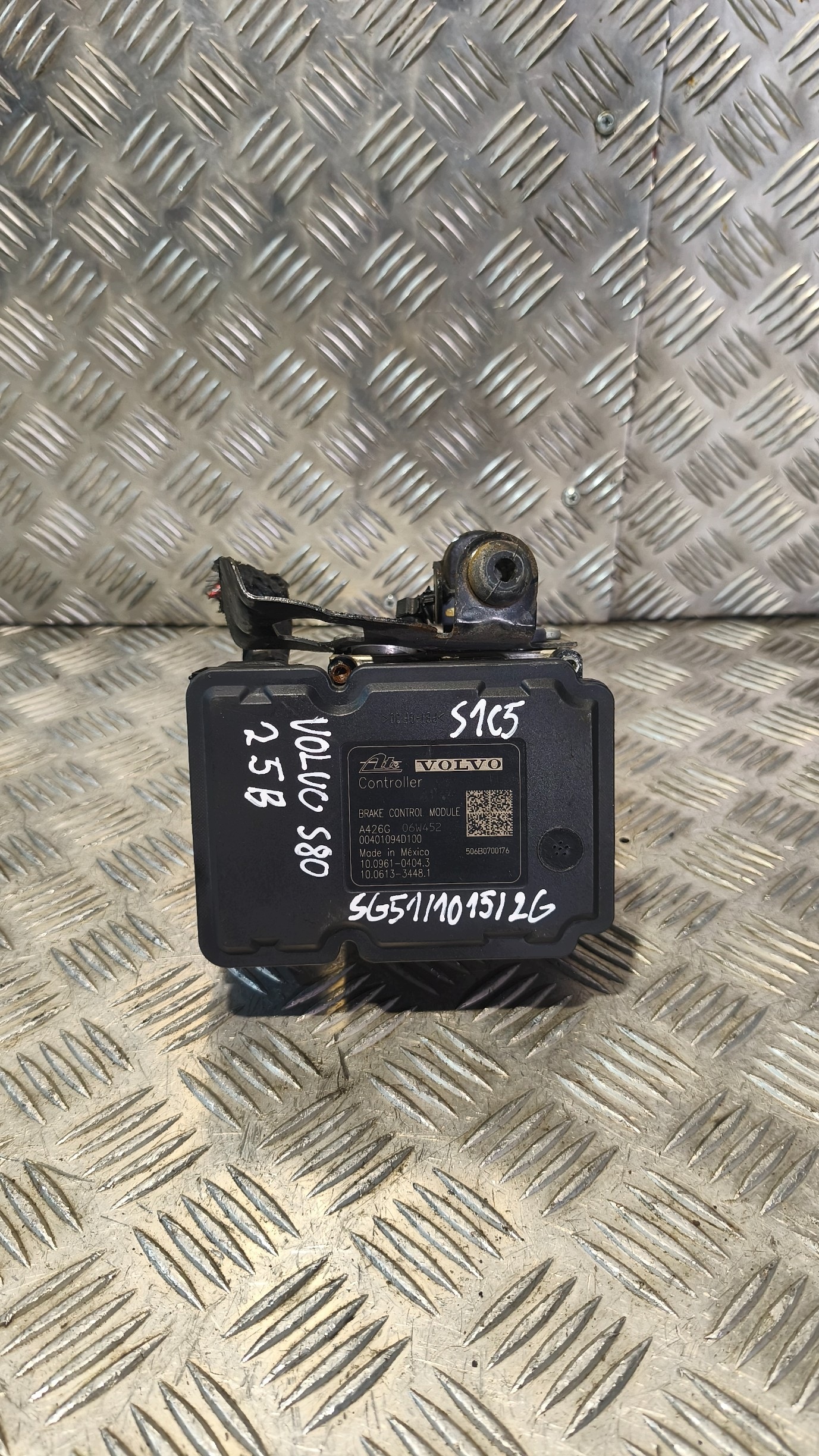 pompa ABS VOLVO S80 2.5B 2004r 00401094D100