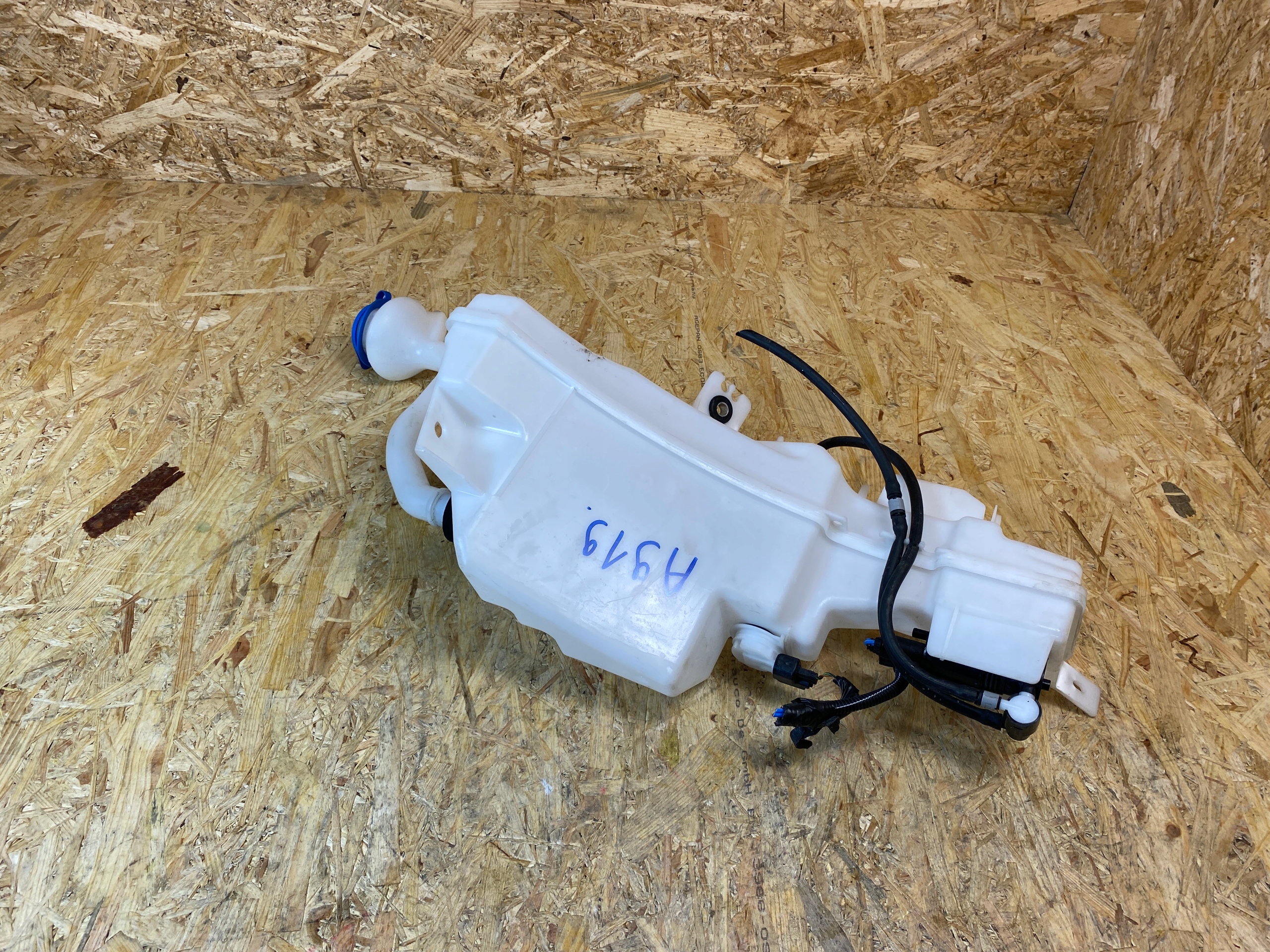 ZBIORNIK PŁYNU SPRYSKIWACZY POMPKA VOLVO XC90 II 31349388 31349847