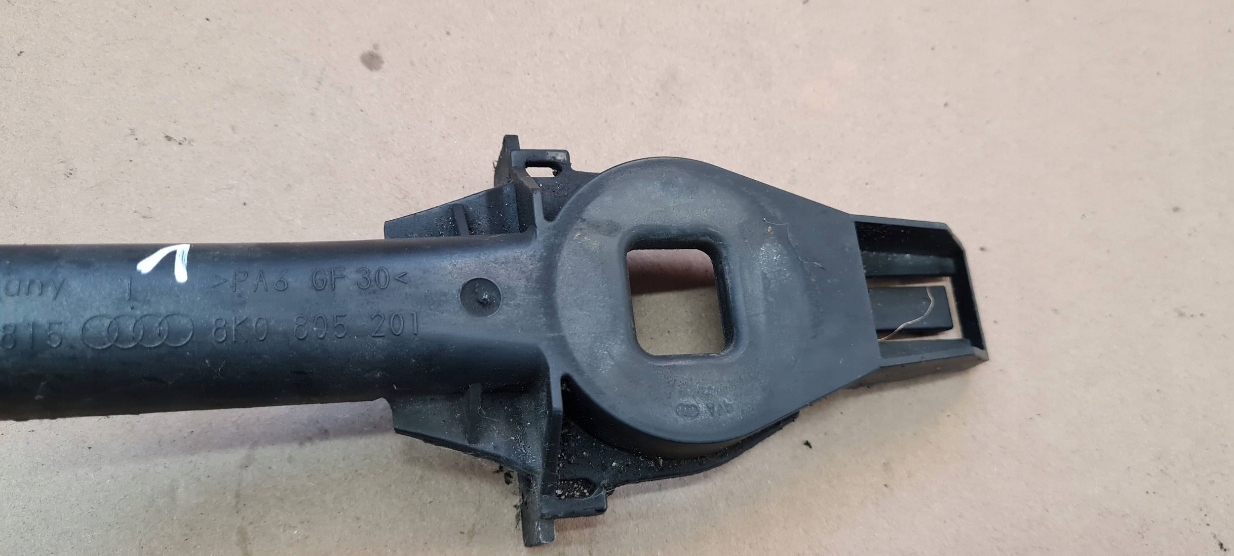 Q5 8R bracket hook holder radiator A5 A4 B8 8K0805201