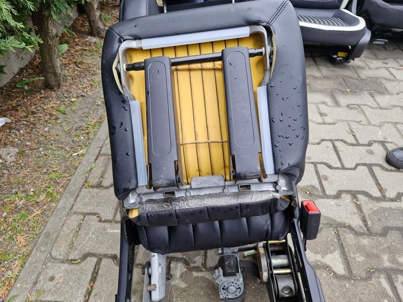 LINCOLN NAVIGATOR II 2 дивана задняя правая кожа