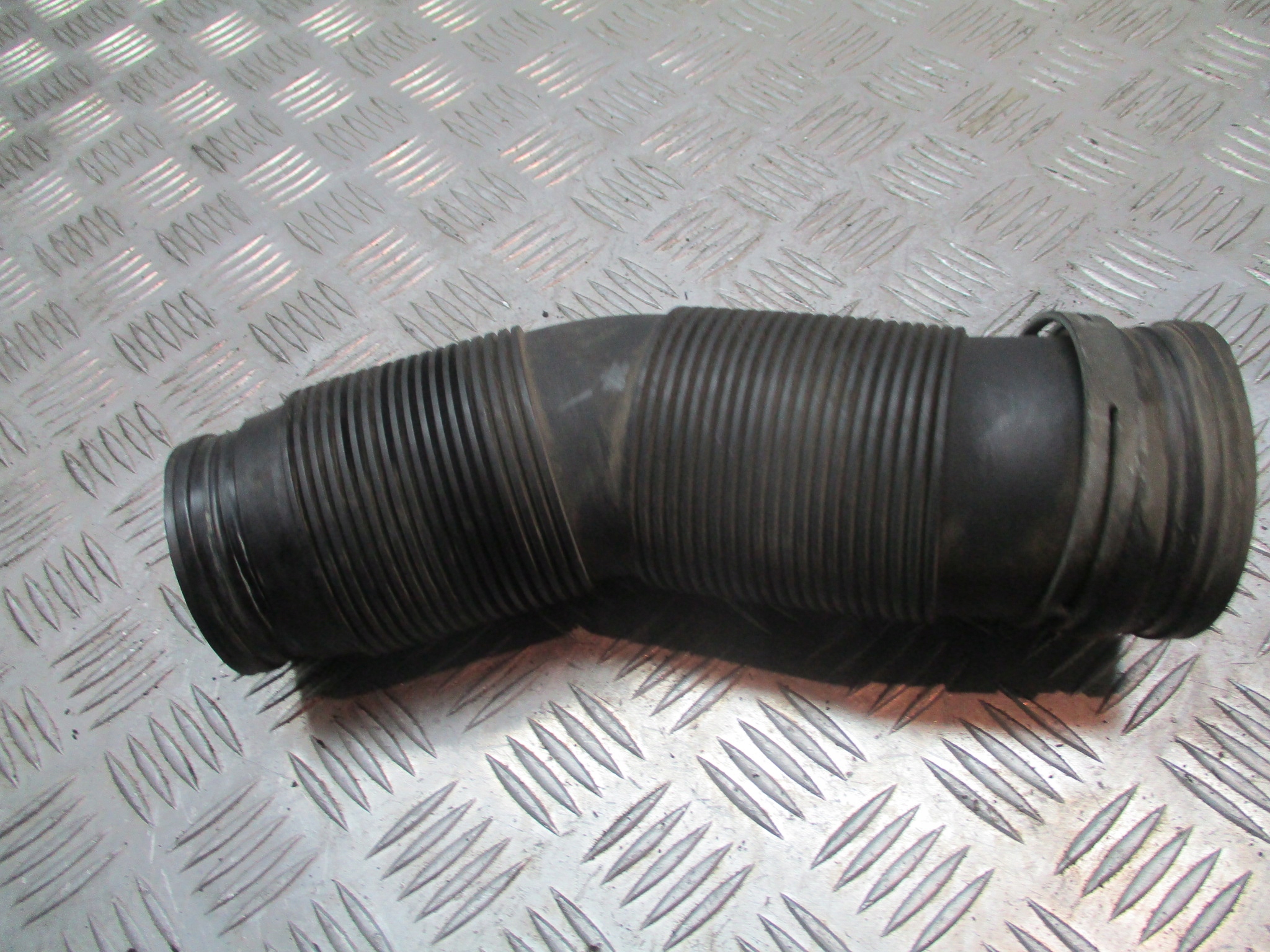 RURKA POWIETRZA SKODA FABIA I 1.9 TDI 6Q0129684S Typ samochodu Samochody osobowe