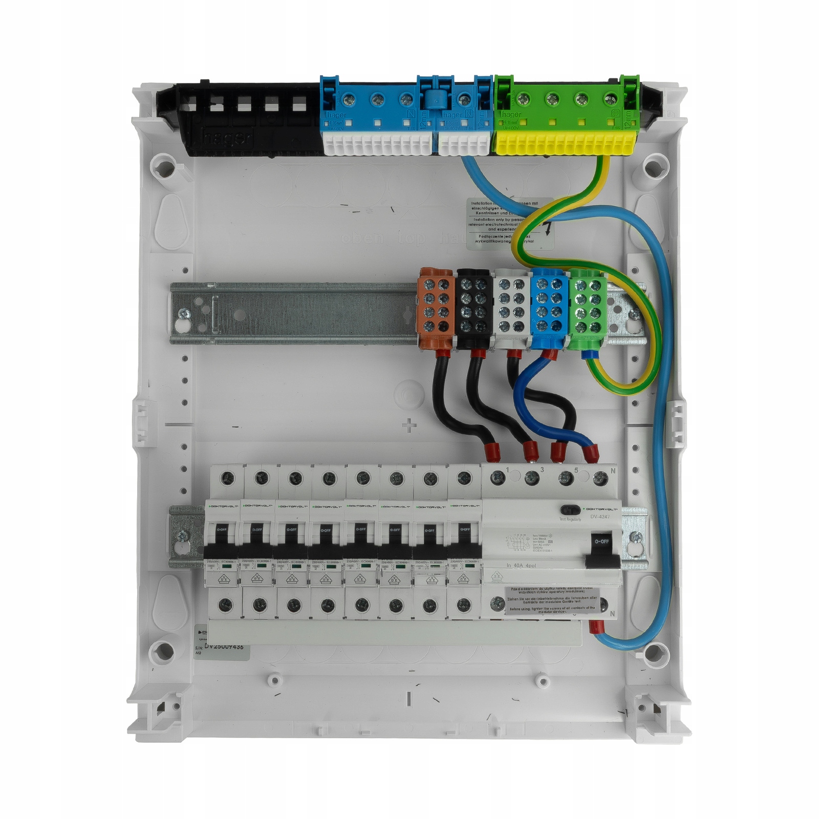 Modulární nástěnný rozvaděč 2x12 chráněný 8xMCB 1xRCCB Vde