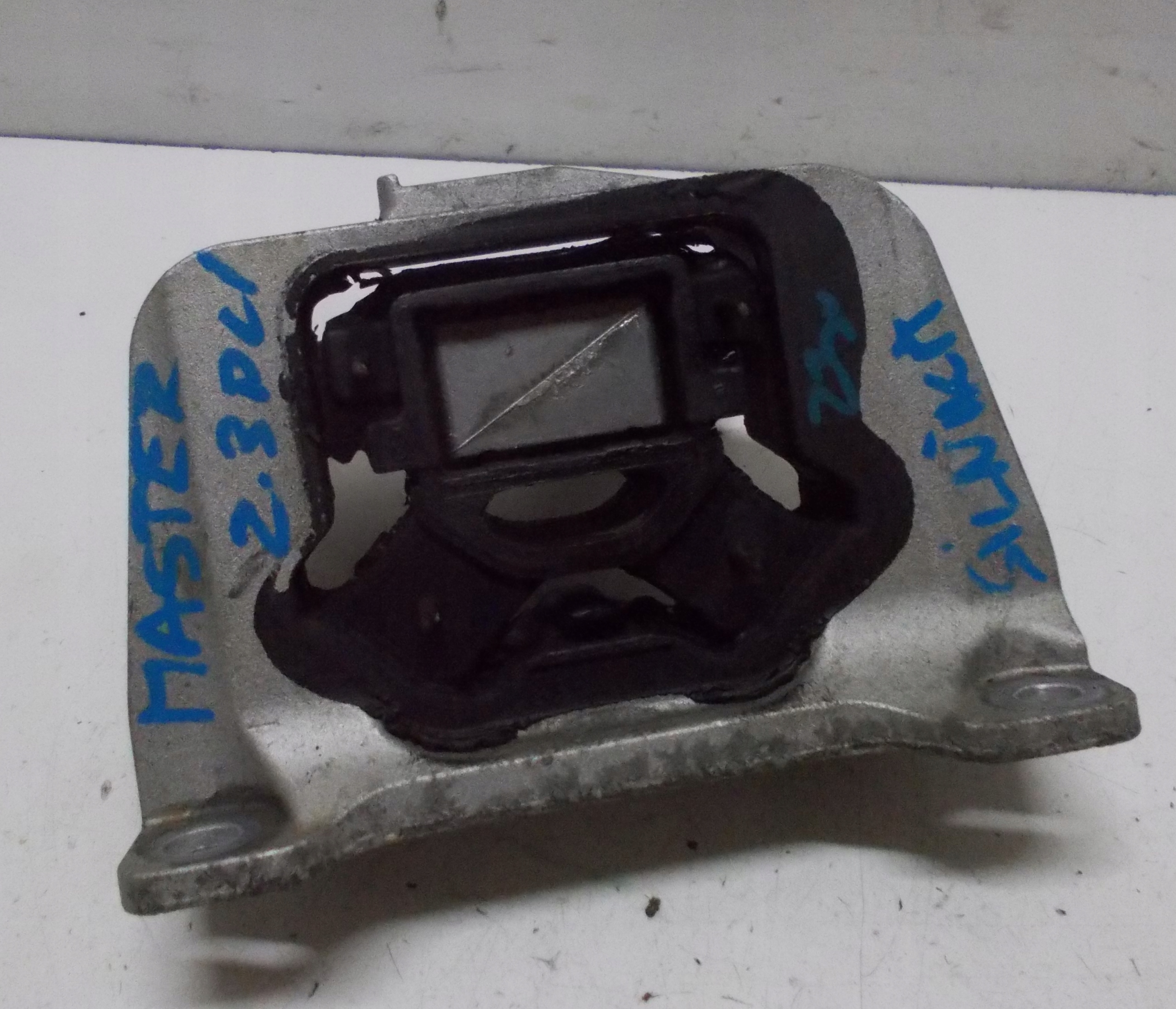 RENAULT MASTER III LIFT holder engine mount 112108180R
