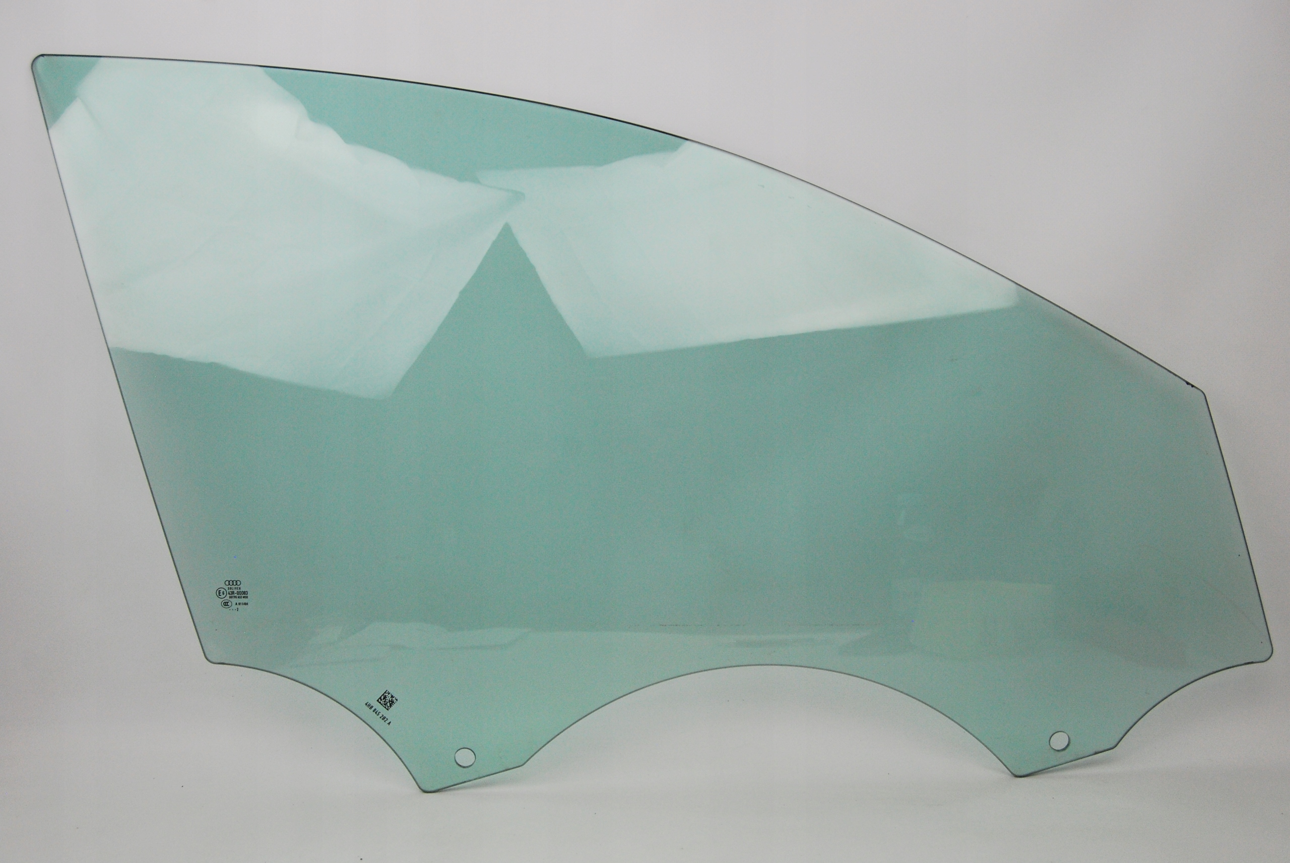 Szyba drzwi prawy przód Audi A8 AS2 4H0845202A