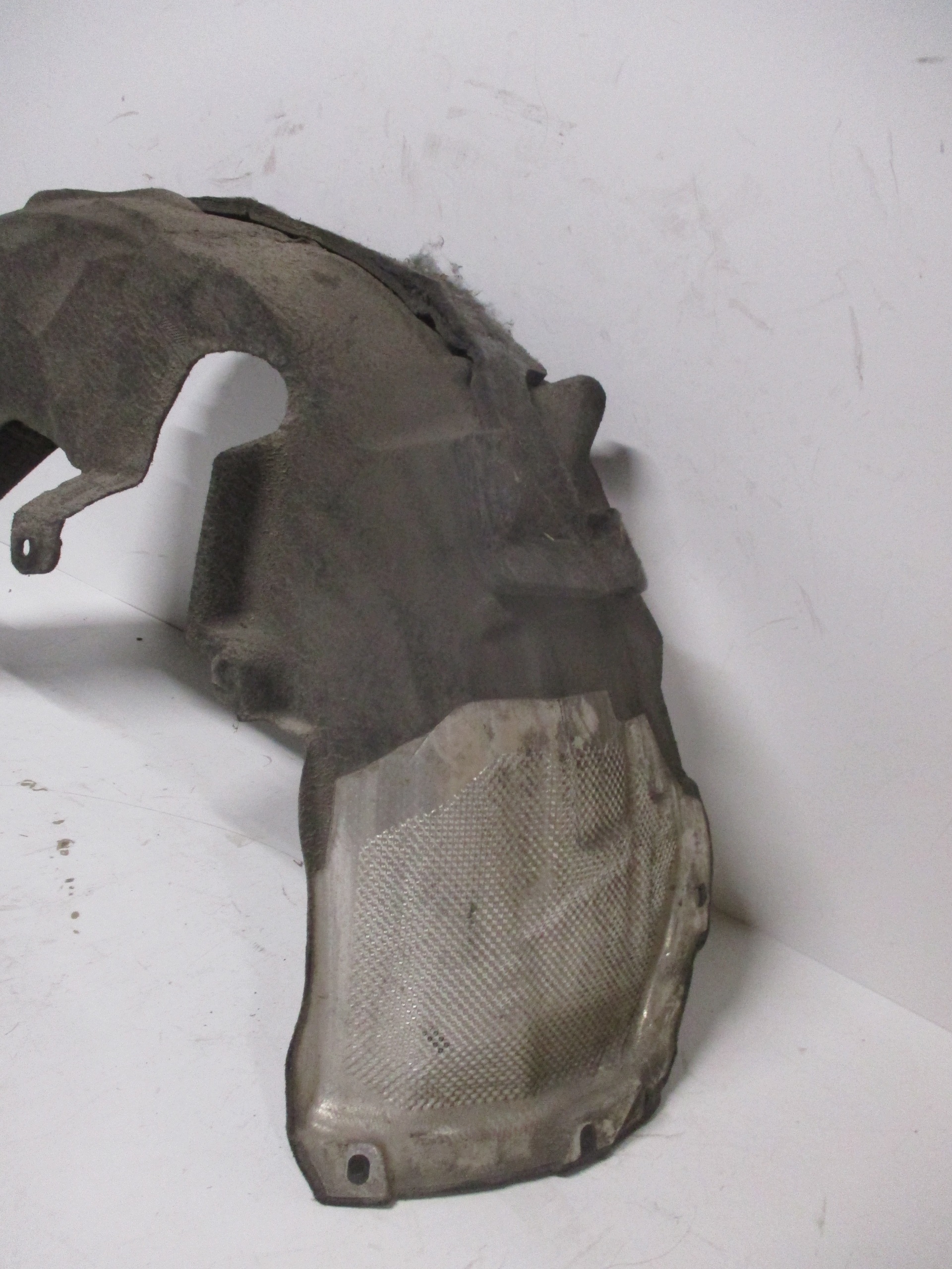 mudguard rear. right MERCEDES C-KLASA W206 A2068804405