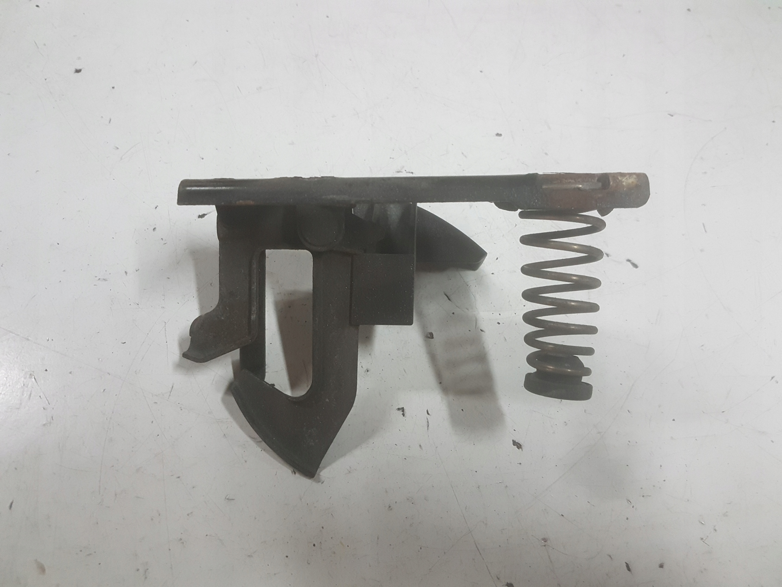 MERCEDES SLK R171 W171 болт замка капота