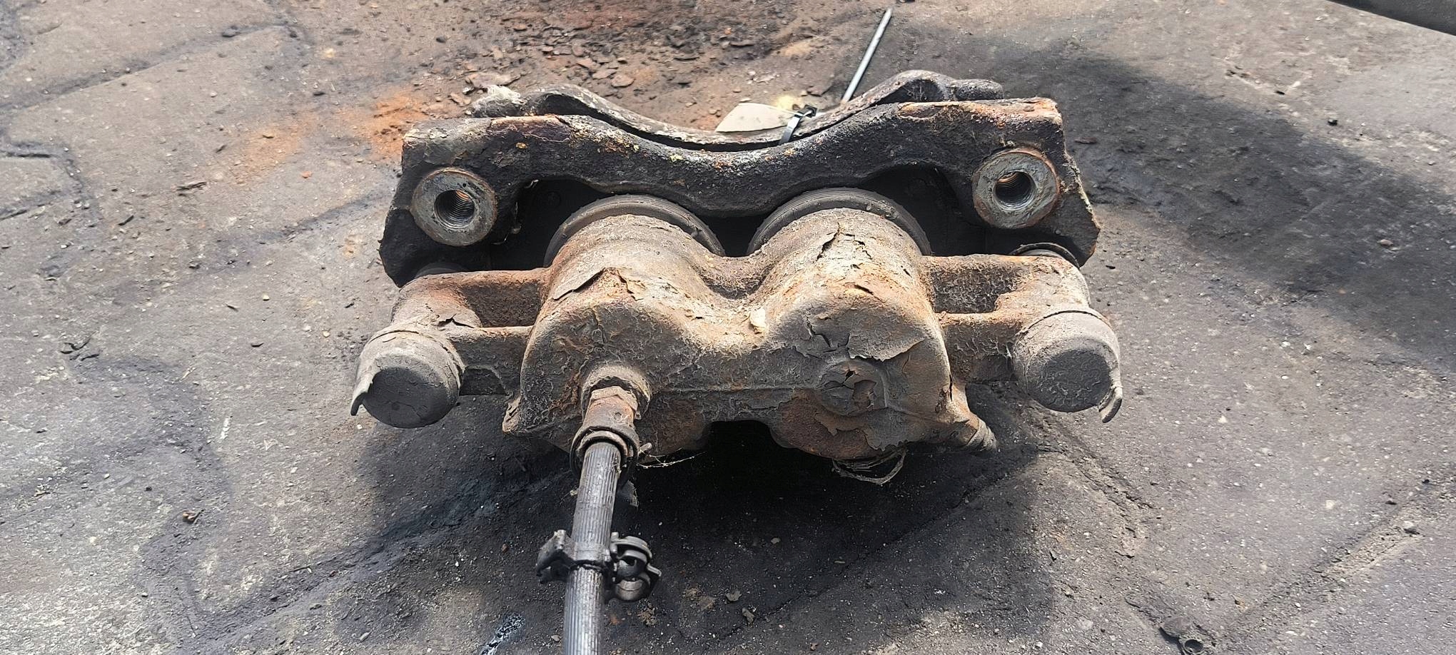 caliper brake rear part left 3.0 HPI IVECO COMPA