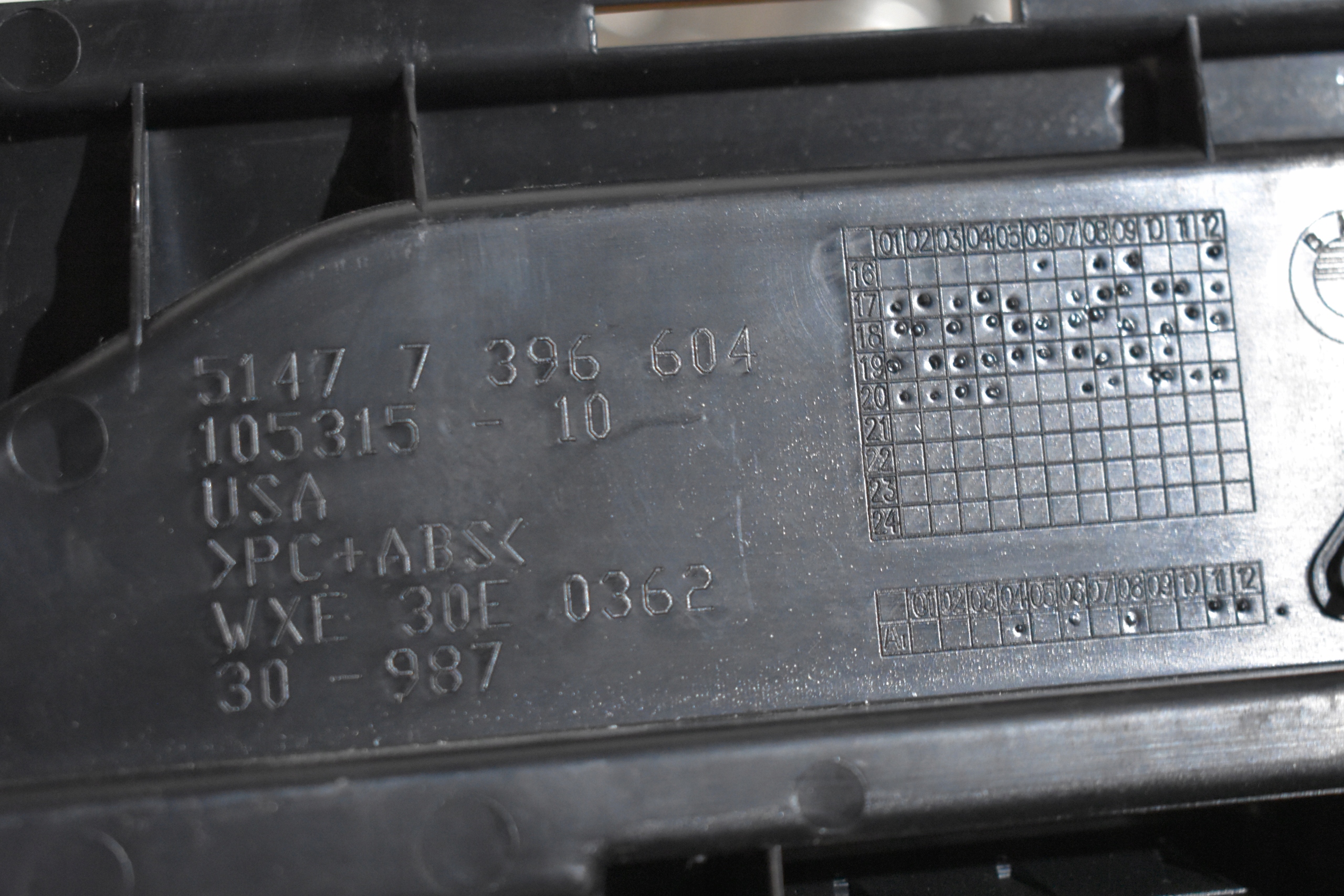 perfect condition moulding cover boot right BMW G01 1 9