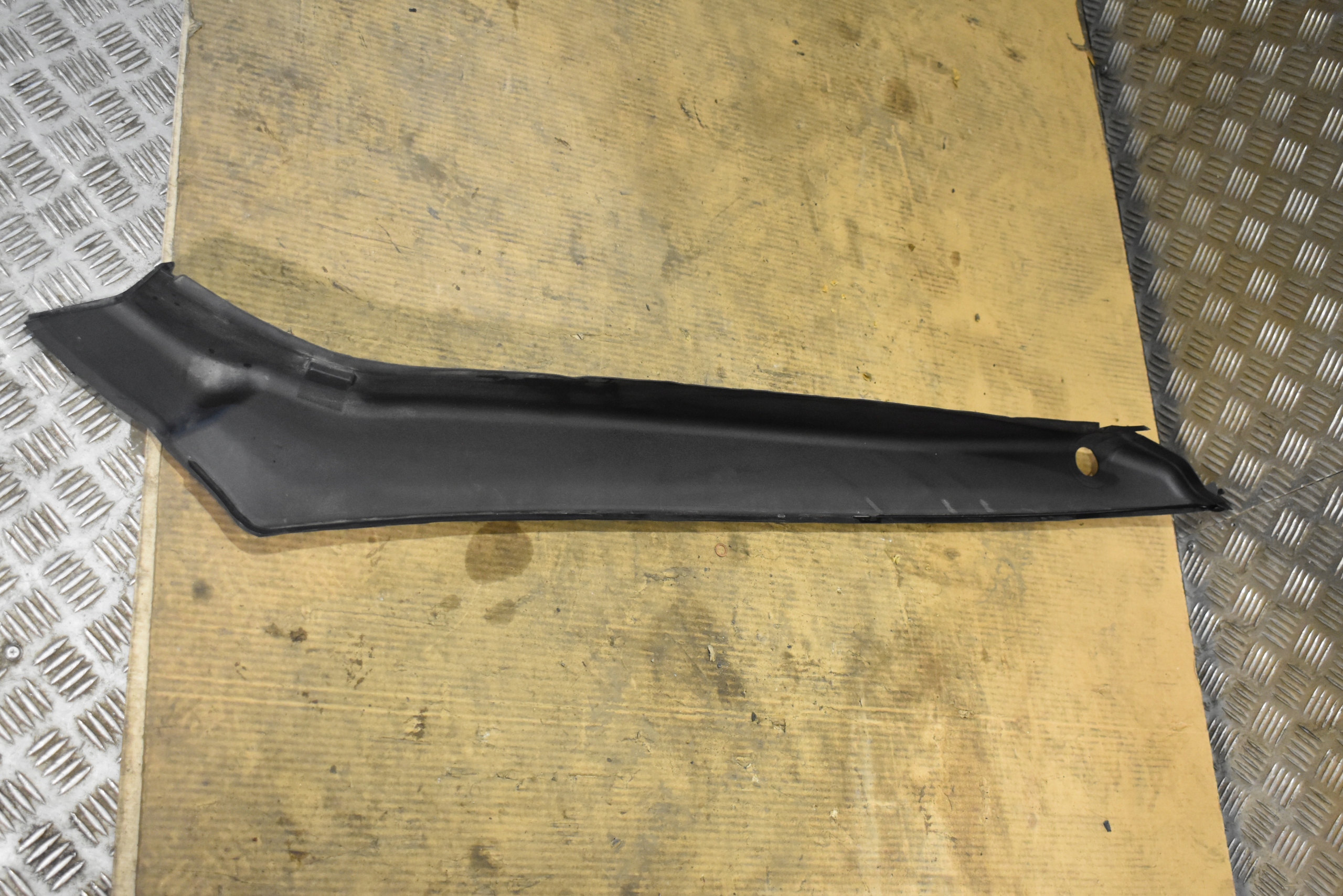 IDEALNA cover spoiler MERCEDES W167 1
