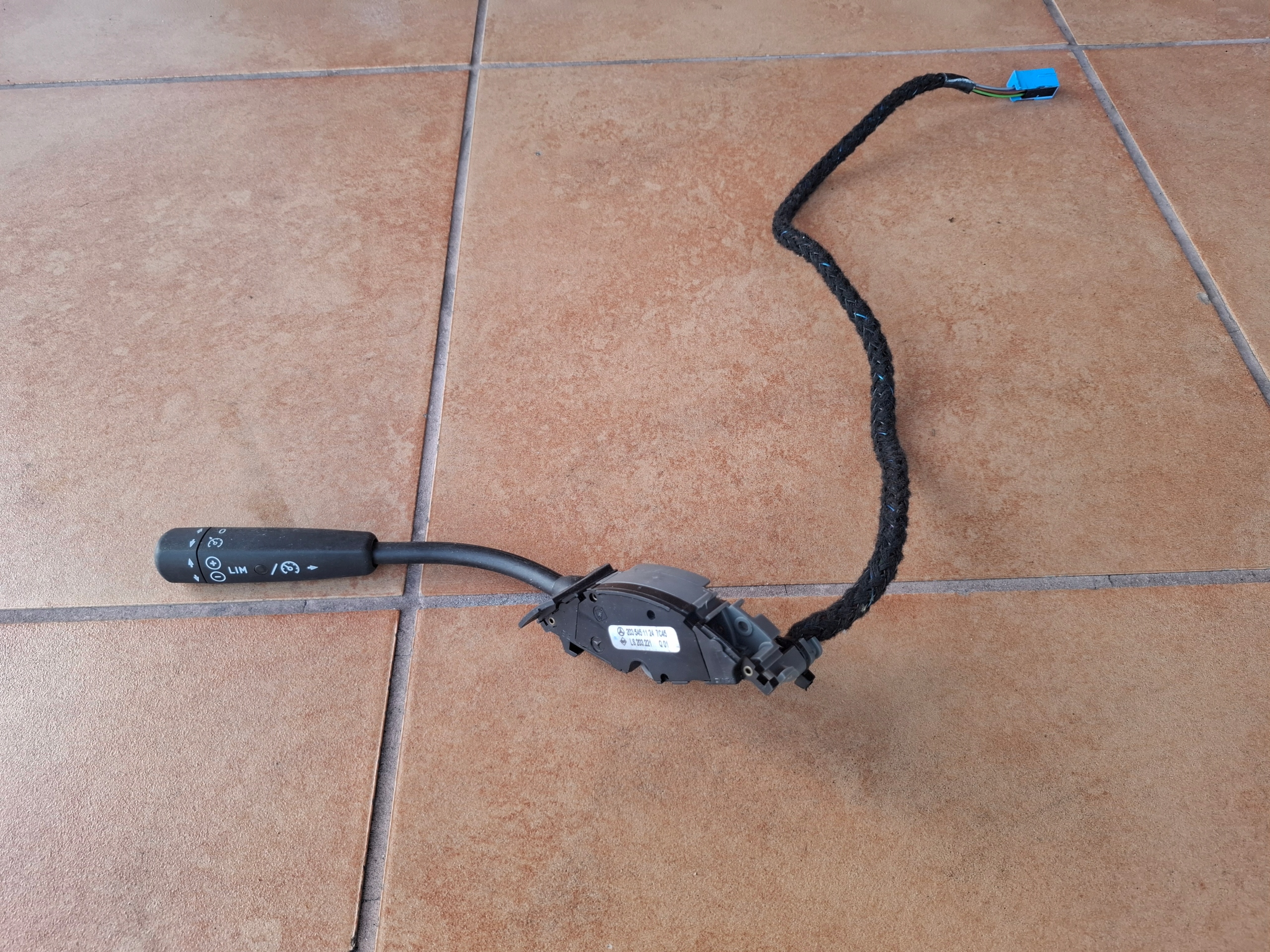 switch TEMPOMATU MERCEDES W203 2035451124