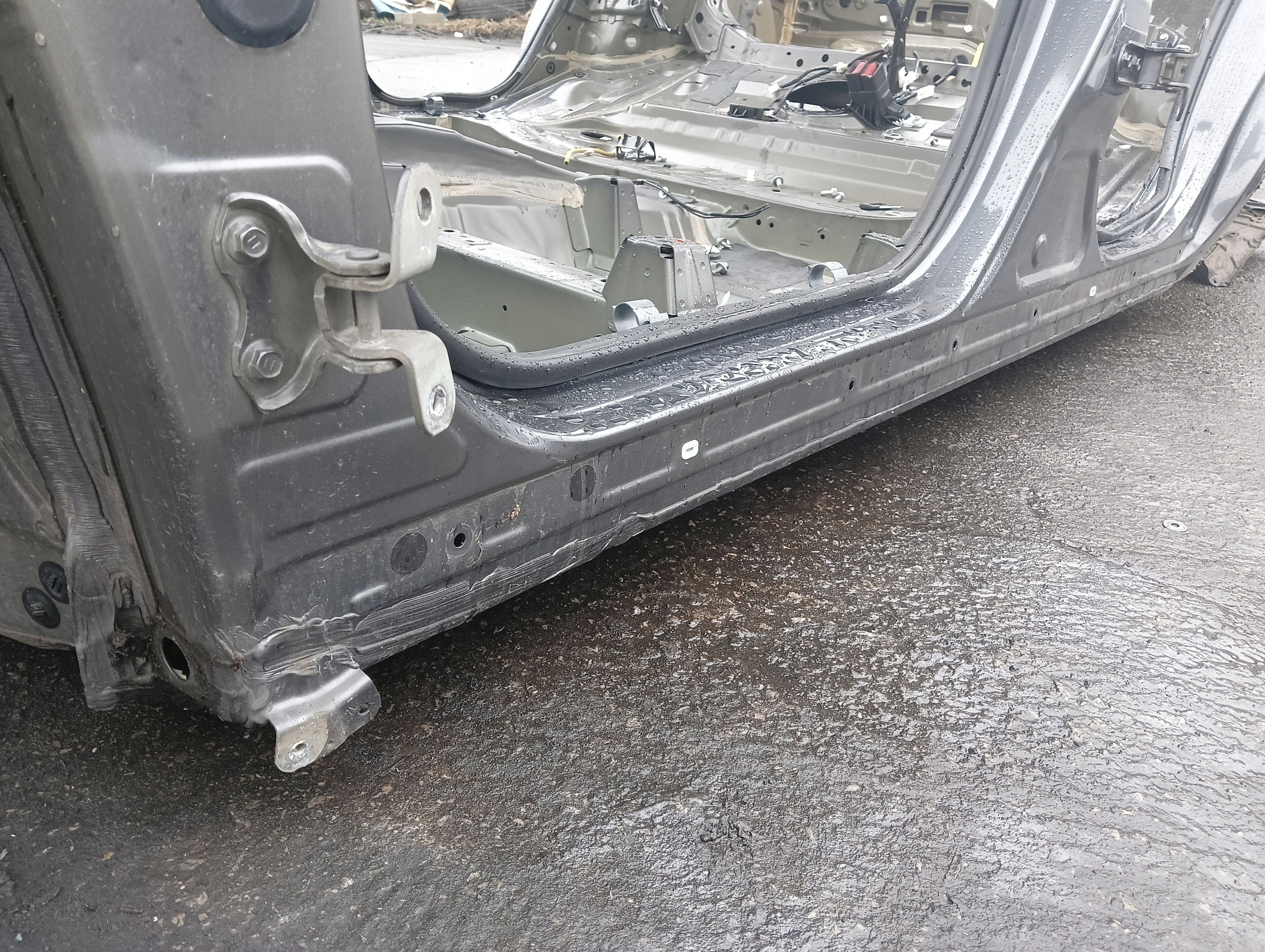 threshold left pillar central TOYOTA C-HR (2016-2019) KOD LAKIERU 2NB