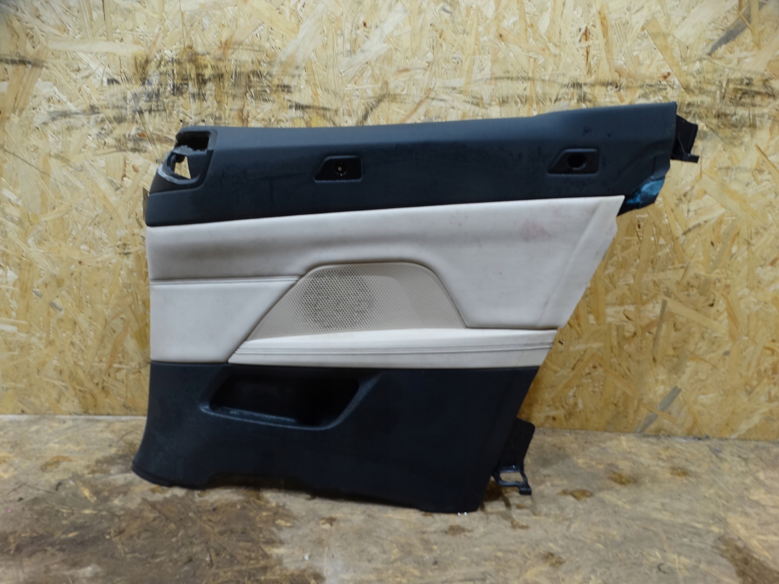 upholstery side door rear right BMW G22 G23 1