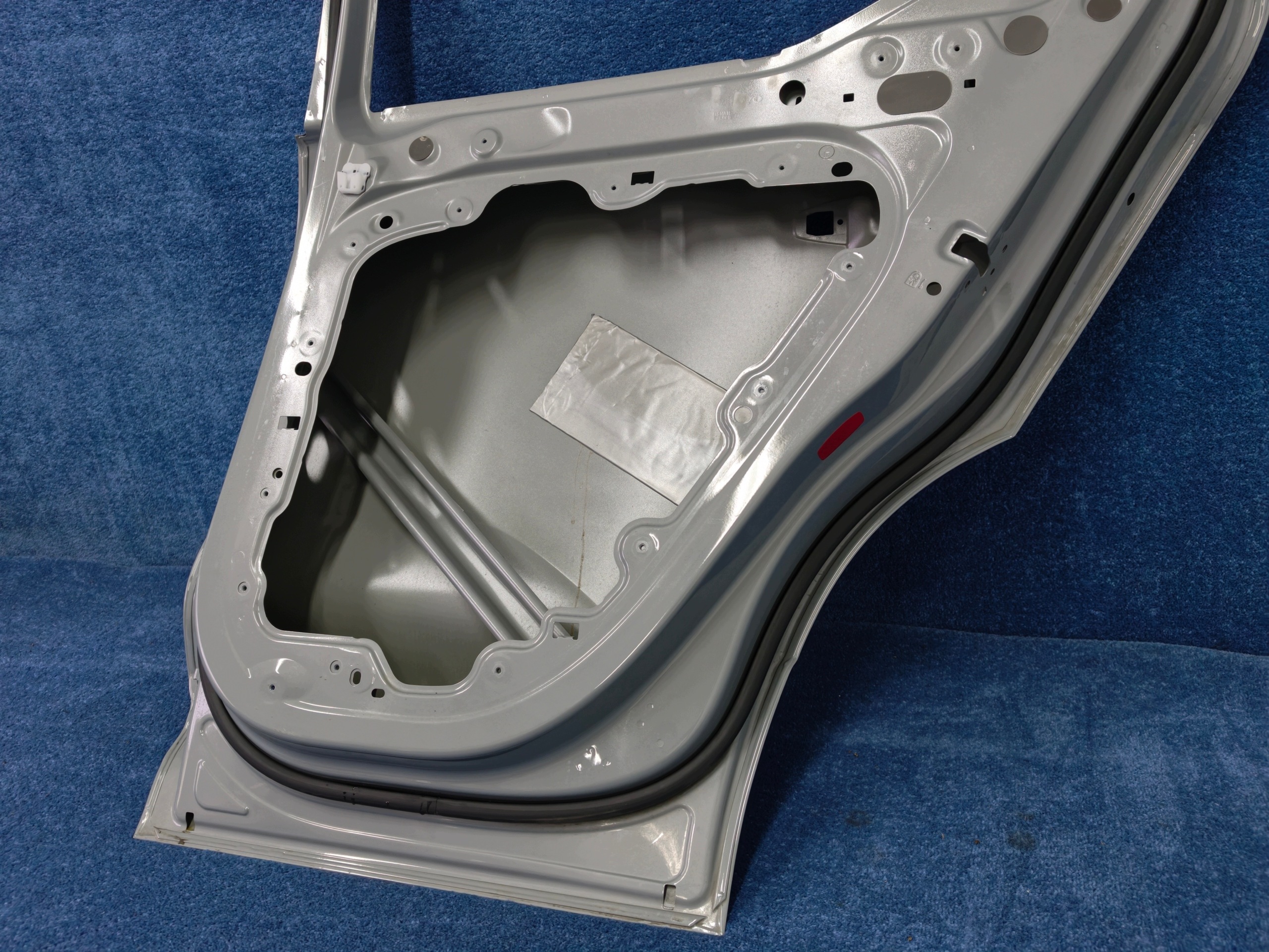 VOLVO XC40 17- door right rear part right rear.