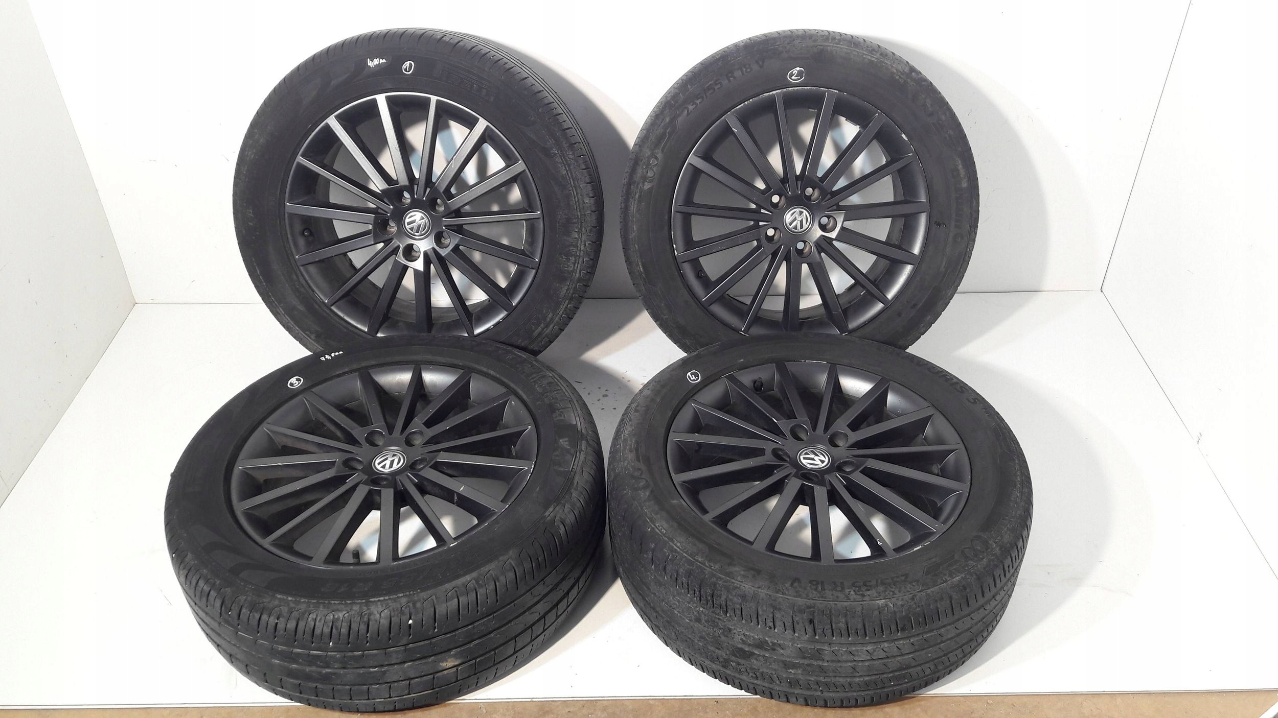 Volkswagen PASSAT B7 discs aluminium R18 5E0601025K