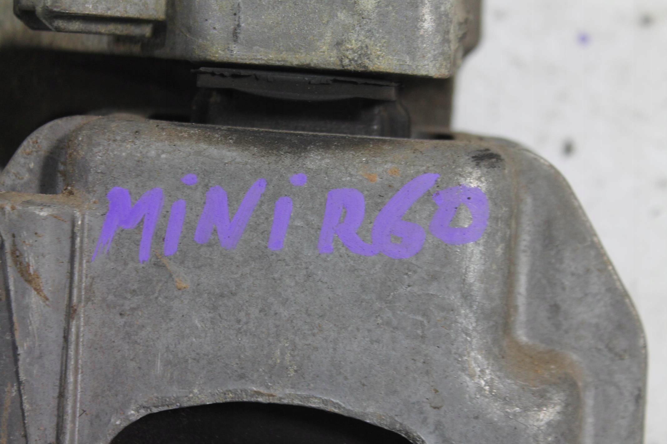 holder engine mount 6779805 MINI R60 1.6D 10-16