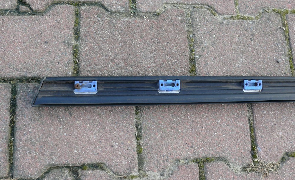 moulding lower door left front AUDI A8 D2 94-02r. 4D0854939A