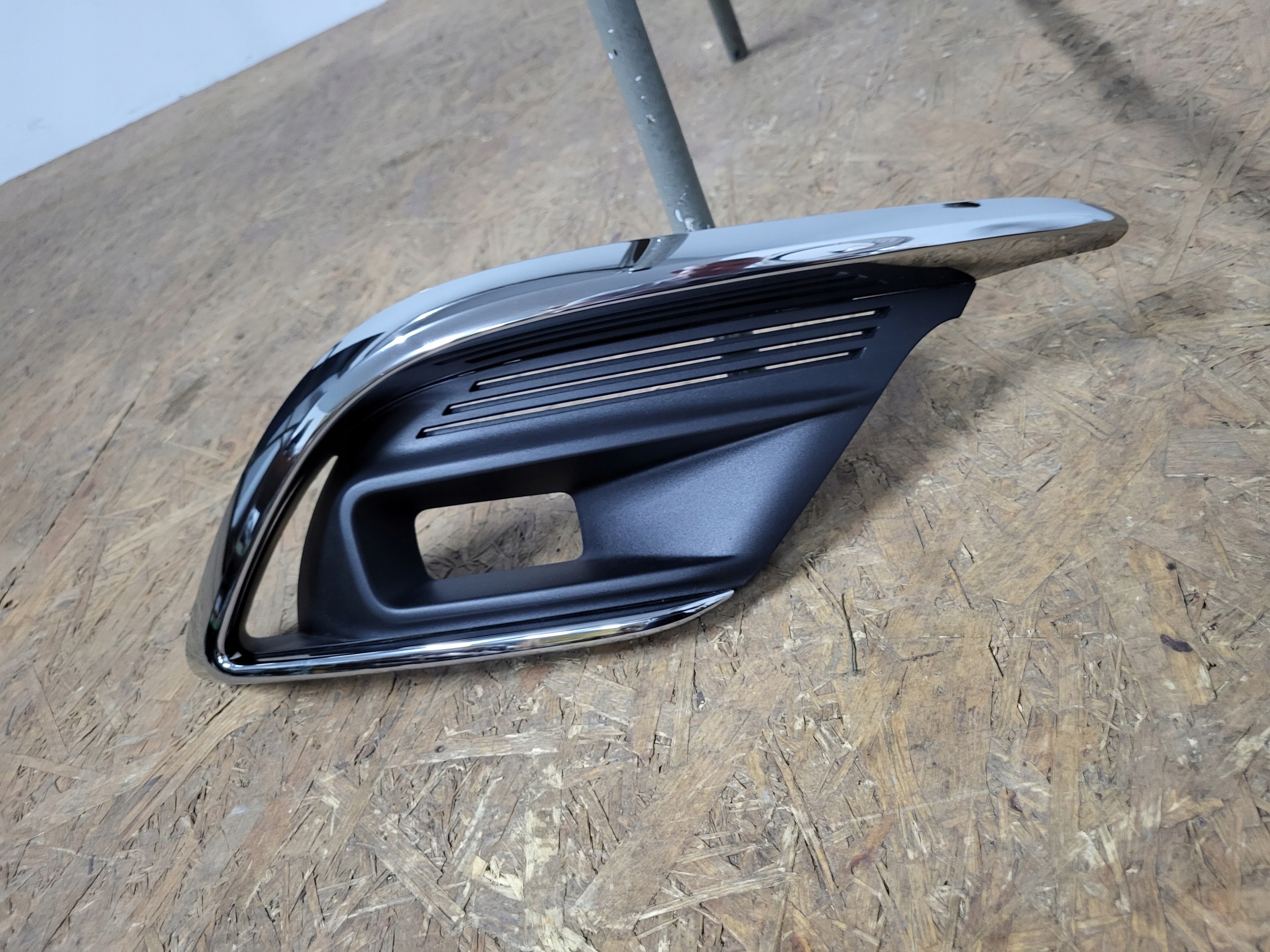 84329029572 - RENAULT SCENIC IV LIFT РЕШІТКА ПЕРЕДНЬОГО БАМПЕРА