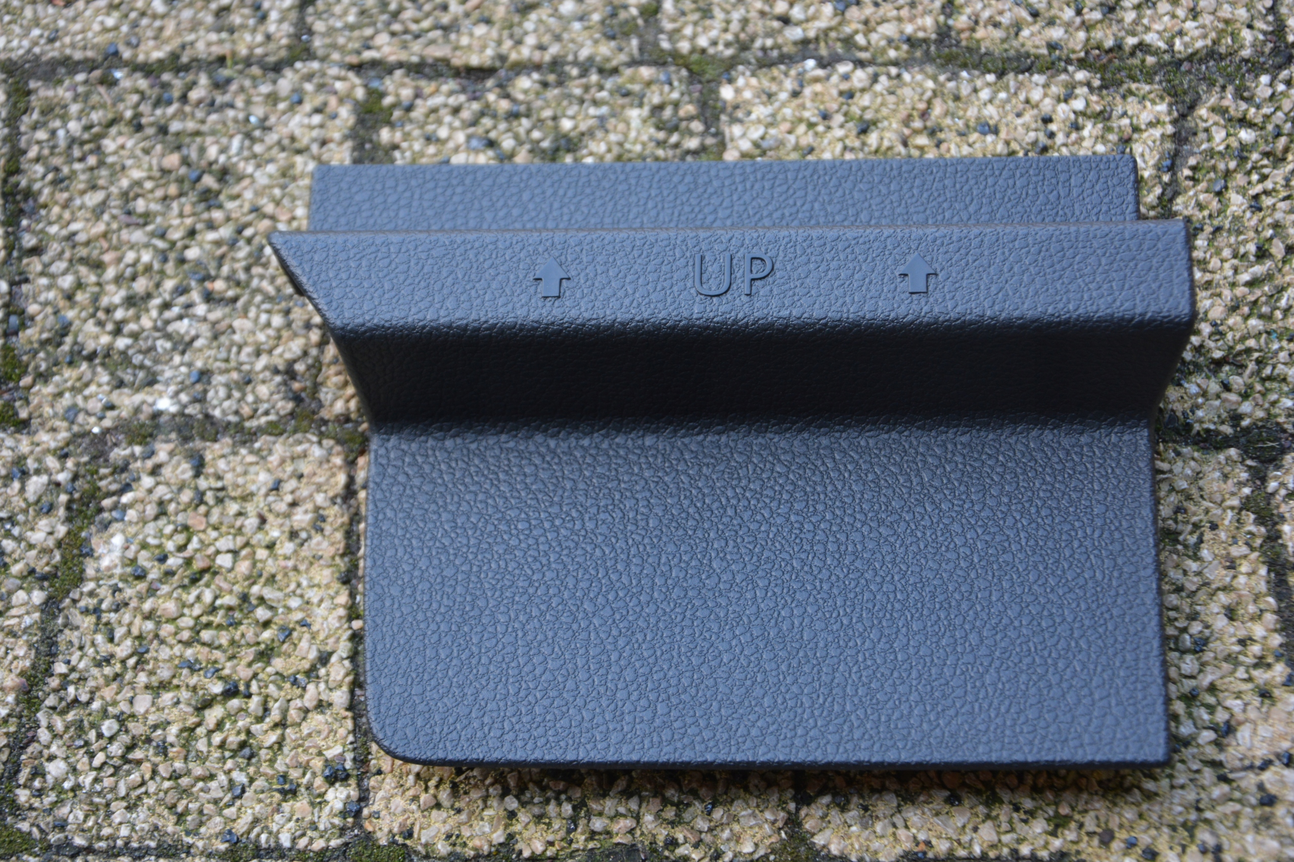 ZAŚLEPKA BOCZKA BAGAŻNIKA PRAWA GOLF 7 5G6867462A