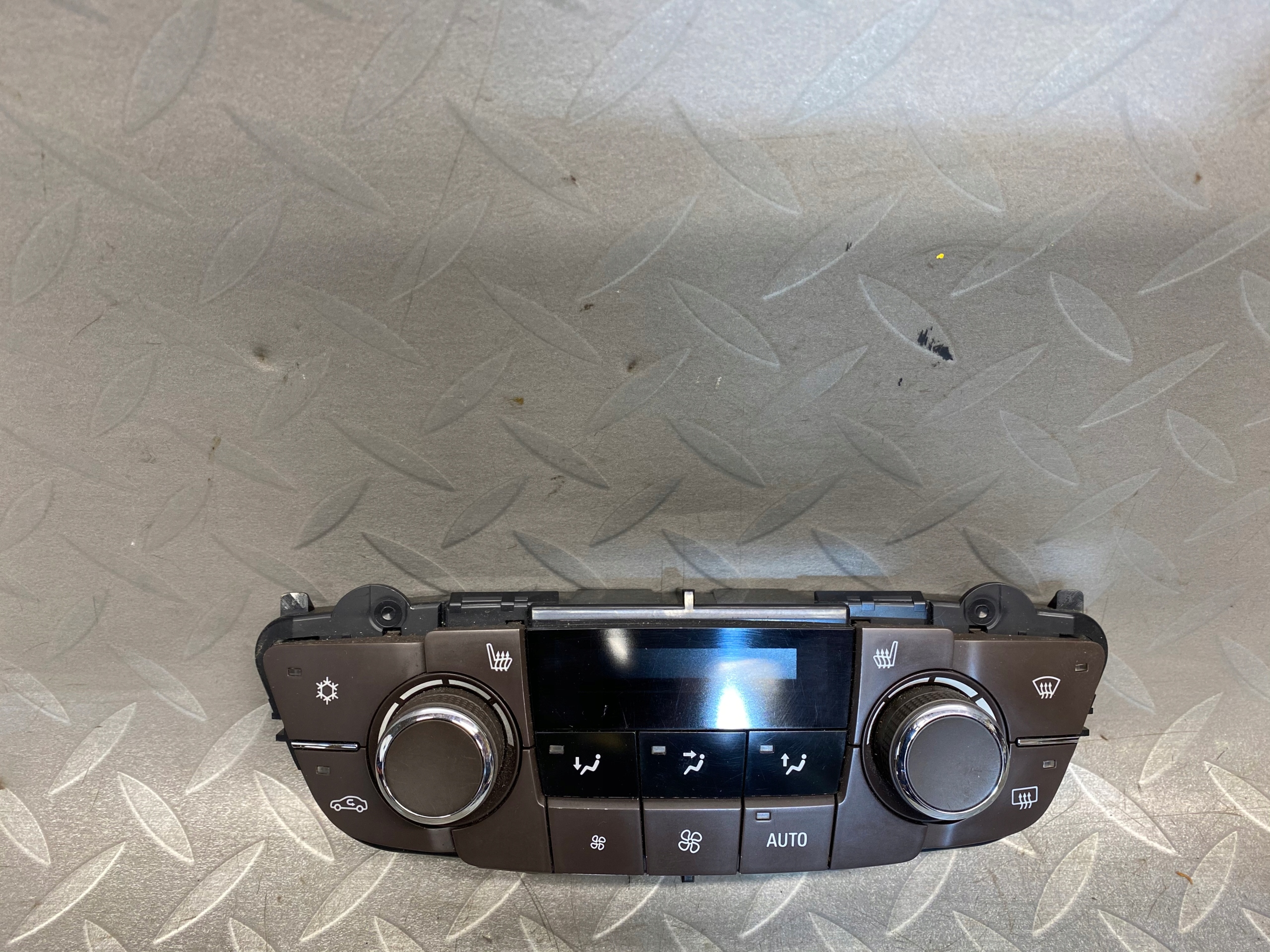 13277870 - ПАНЕЛЬ УПРАВЛЕНИЯ КОНДИЦИОНЕРОМ INSIGNIA КОРИЧНЕВЫЙ