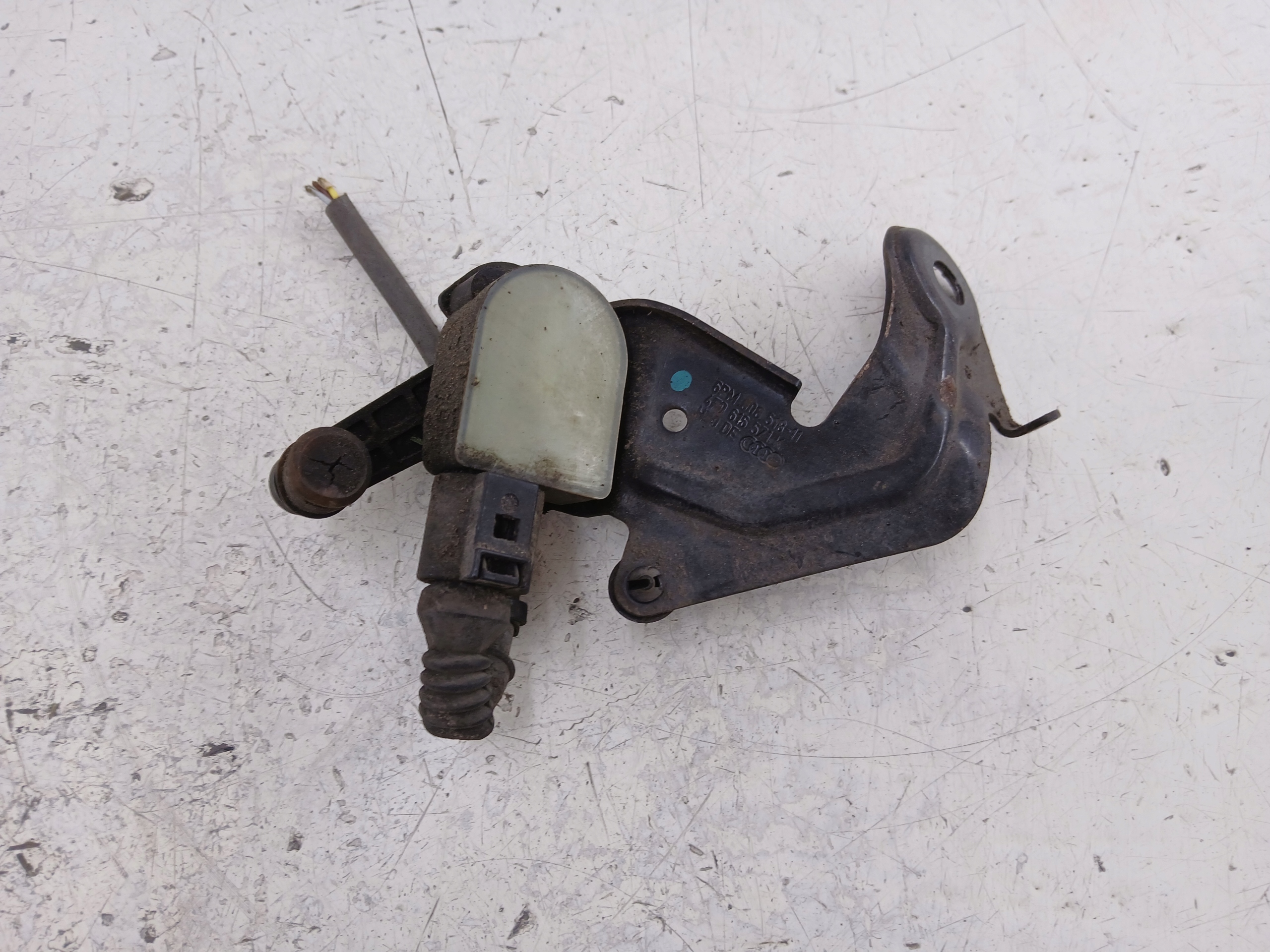 AUDI A6 C6 Sensor POZIOMOWANIA Leuchten 4F0616571K
