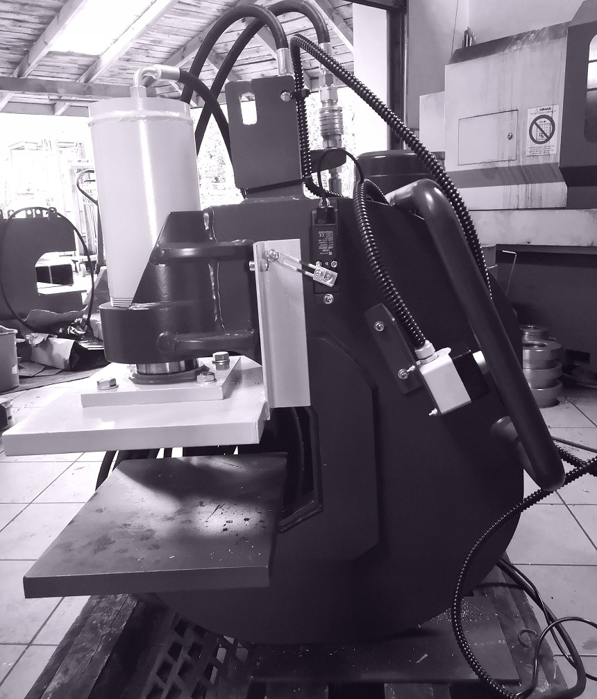 Prasa hydrauliczna do wiązarów,płytek kolczastych