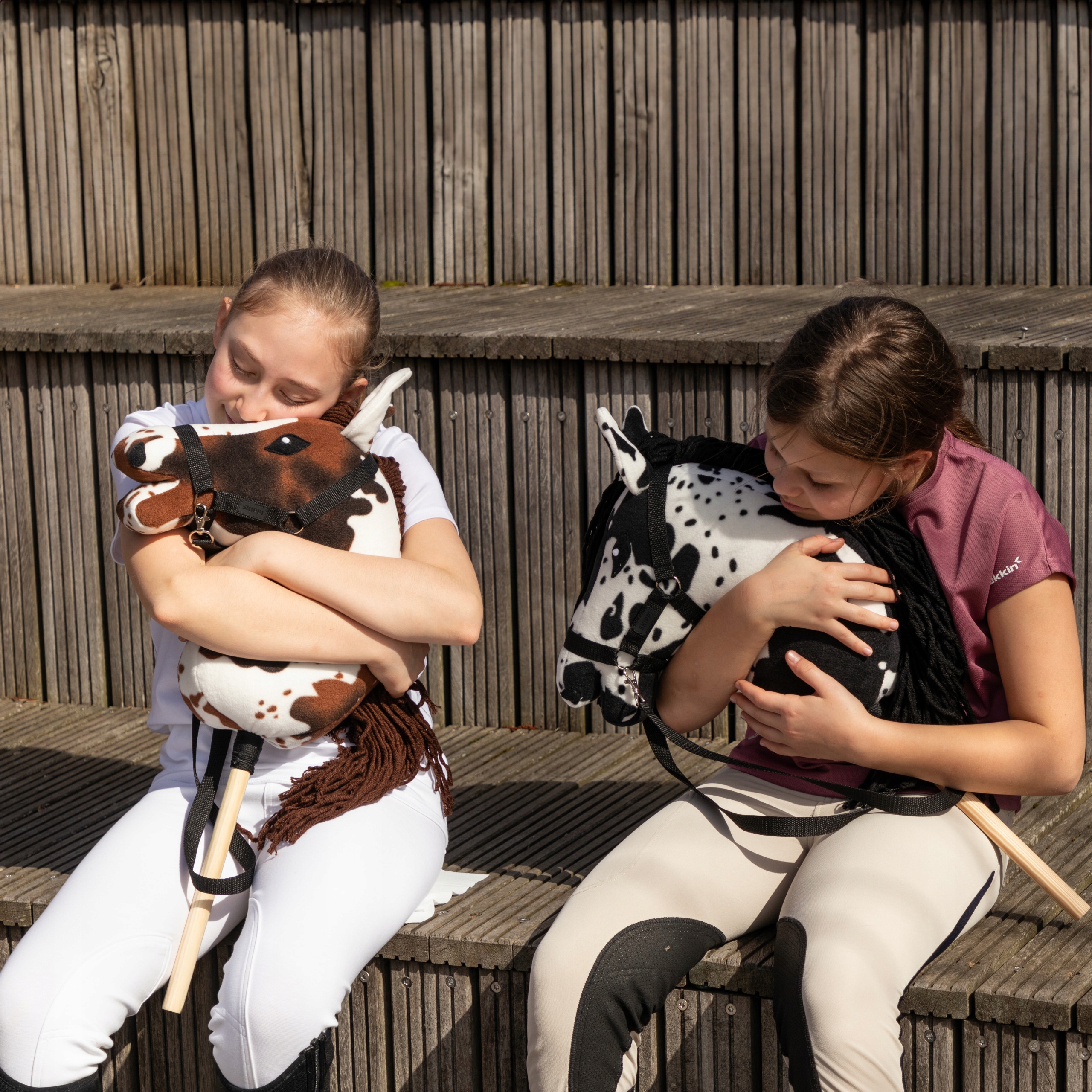 HOBBY HORSE SKIPPI A3 KOŃ NA KIJU TARANTOWATY KANTAR WODZE DERKA NAUSZNIKI Marka Skippi