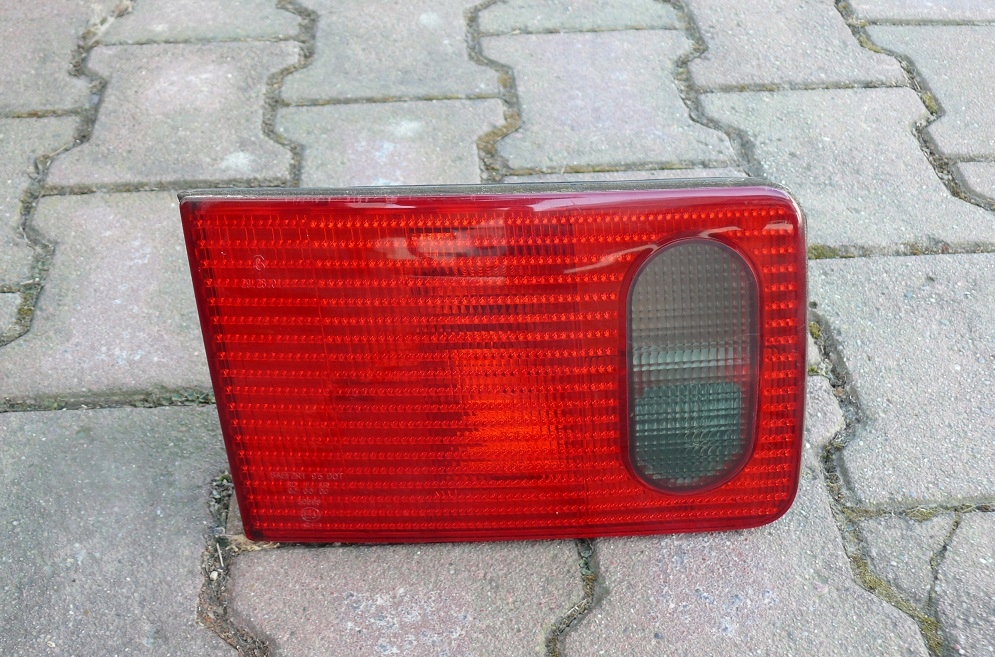 Licht links links heck für die Heckklappe AUDI A8 D2 94-98 4D0945093