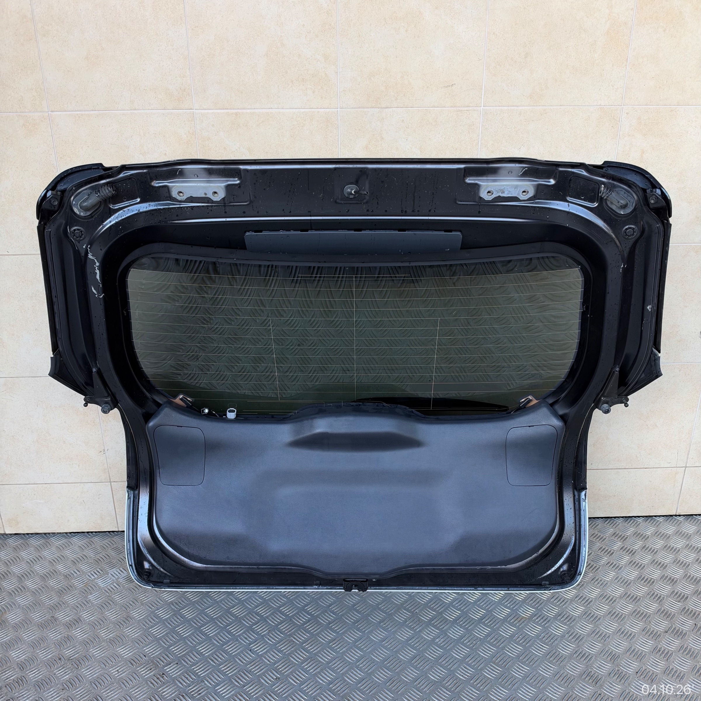 boot doors complete TOYOTA YARIS CROSS 2023 year below KAMERE