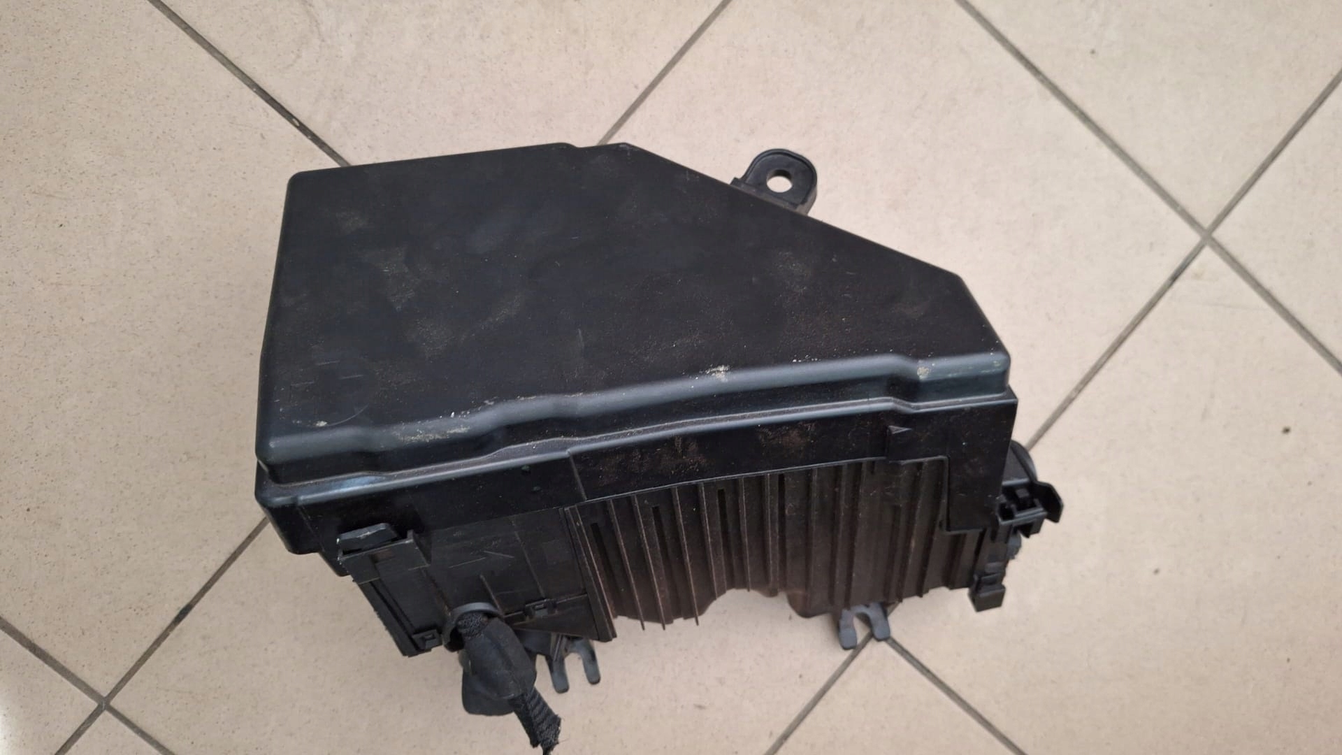 OBUDOWA SKRZYNKI BEZPIECZNIKÓW RENAULT AUSTRAL284B96US0A 284B86US0C