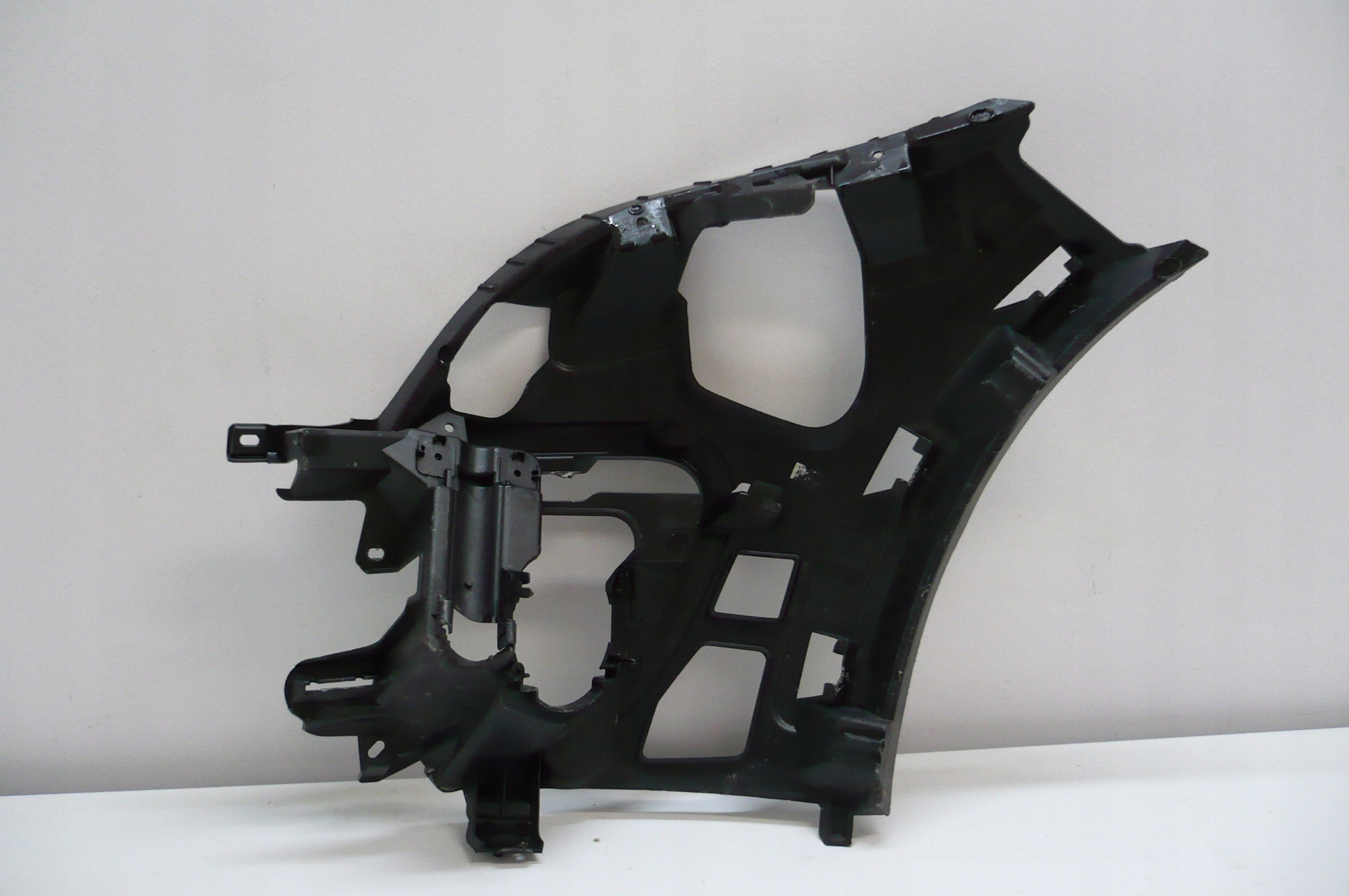 RENAULT MEGANE III 3 LIFT 2012- holder bumper bracket right front