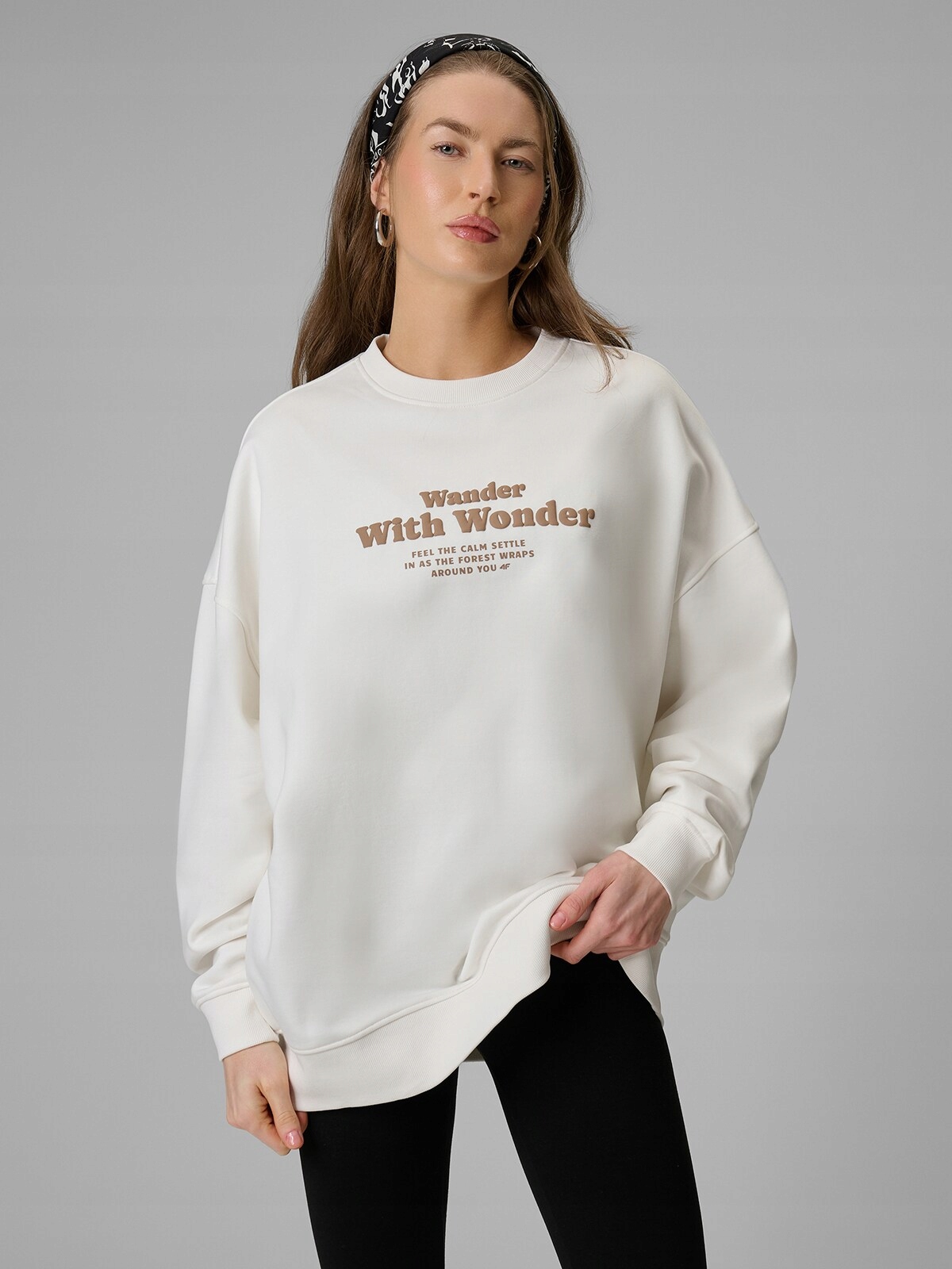 4F Tepláková Mikina Bílá Oversize Zateplená S