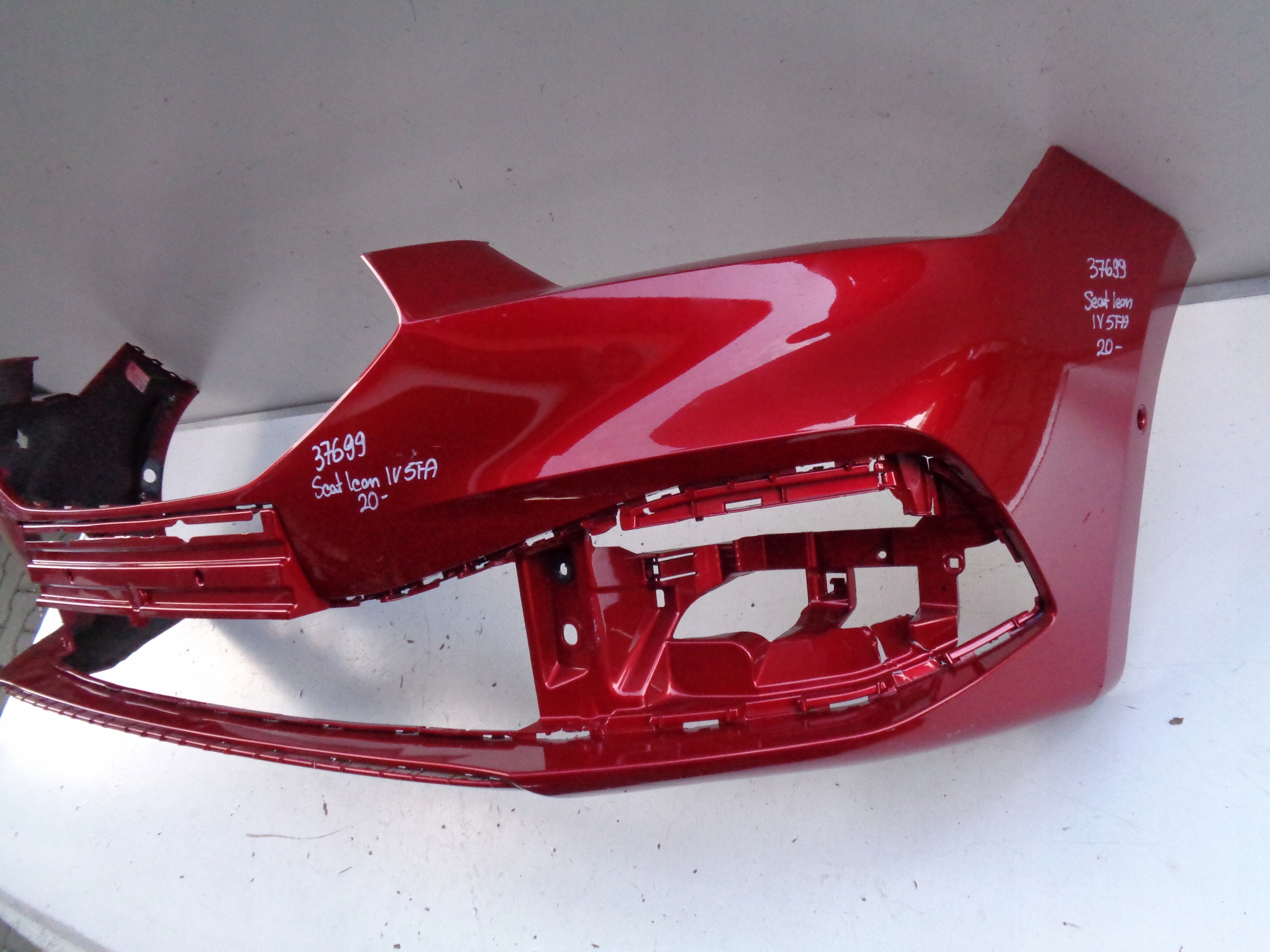 FRONTSTOSSSTANGE SEAT LEON IV 4 5FA 20- NR 37699